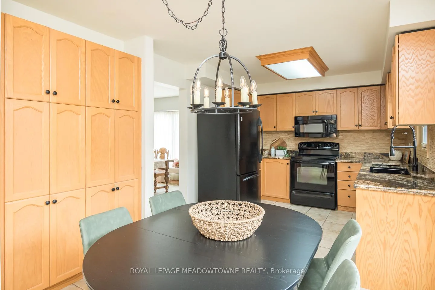 Photo 16 of 3215 Pinemeadow Drive, Burlington, Headon — HOMEH