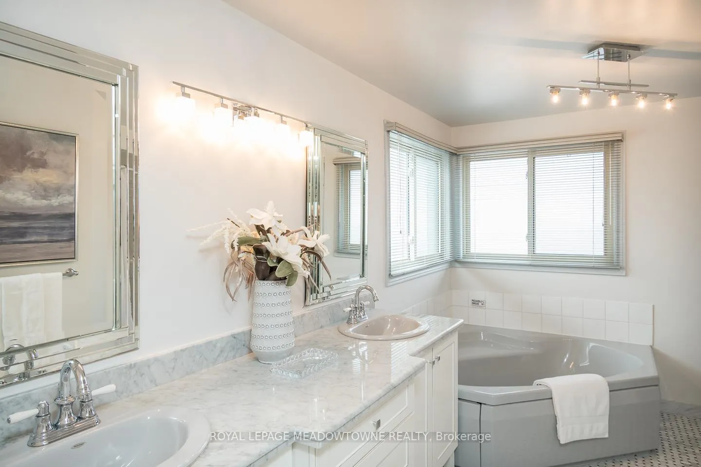 Photo 35 of 3215 Pinemeadow Drive, Burlington, Headon — HOMEH