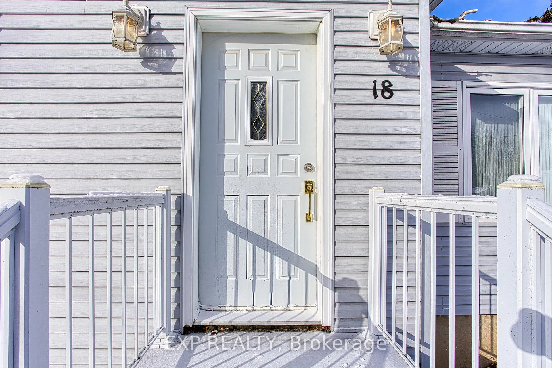 Photo 4 of 18 Bonavem Drive, St. Catharines, Fairview — HOMEH