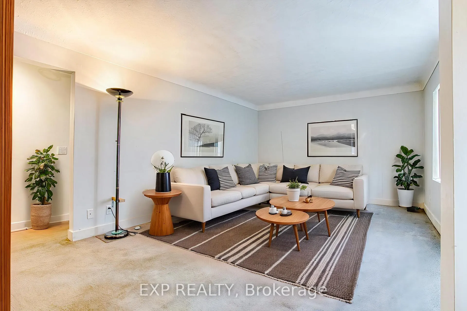 Photo 5 of 18 Bonavem Drive, St. Catharines, Fairview — HOMEH