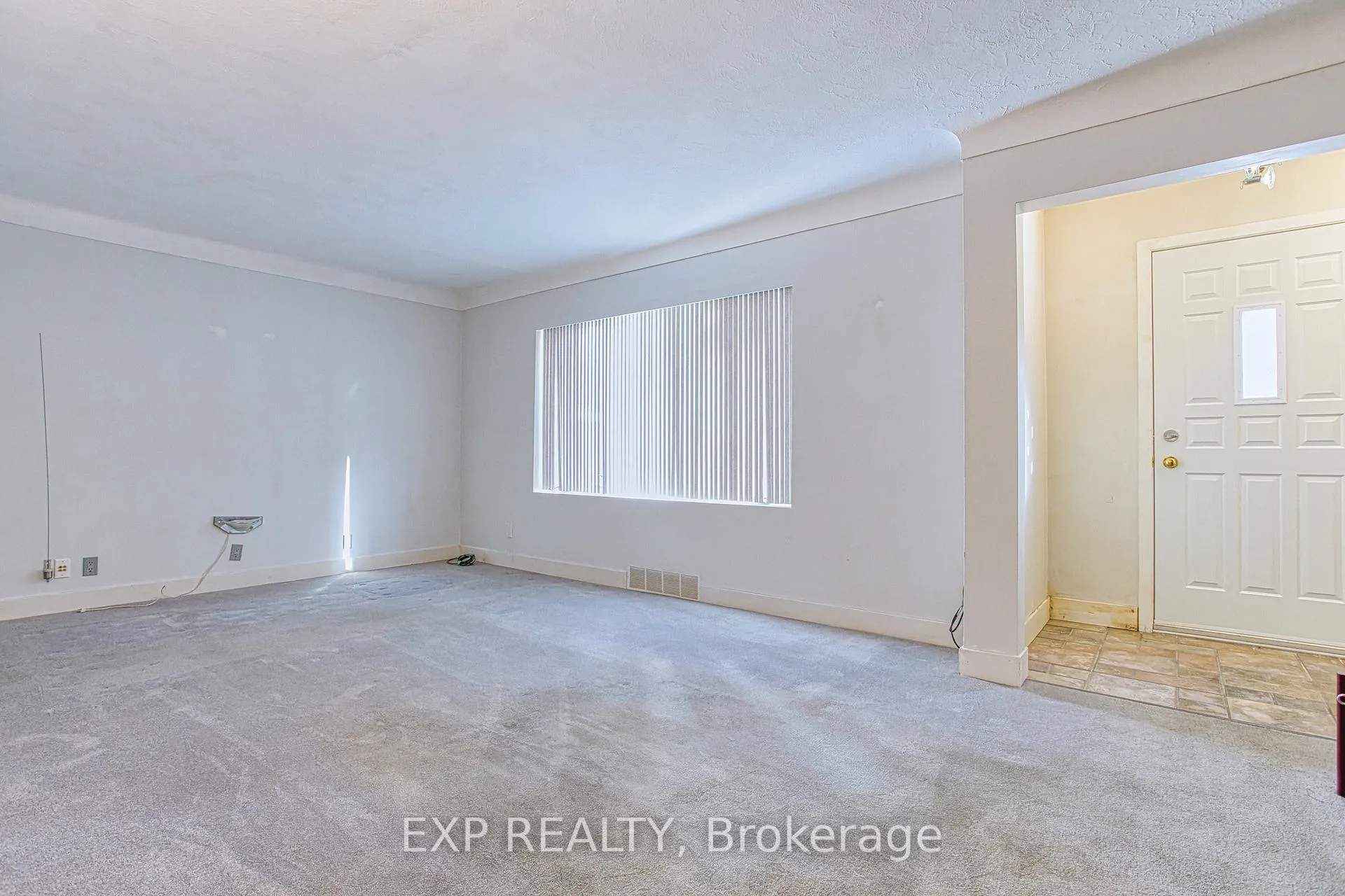 Photo 6 of 18 Bonavem Drive, St. Catharines, Fairview — HOMEH