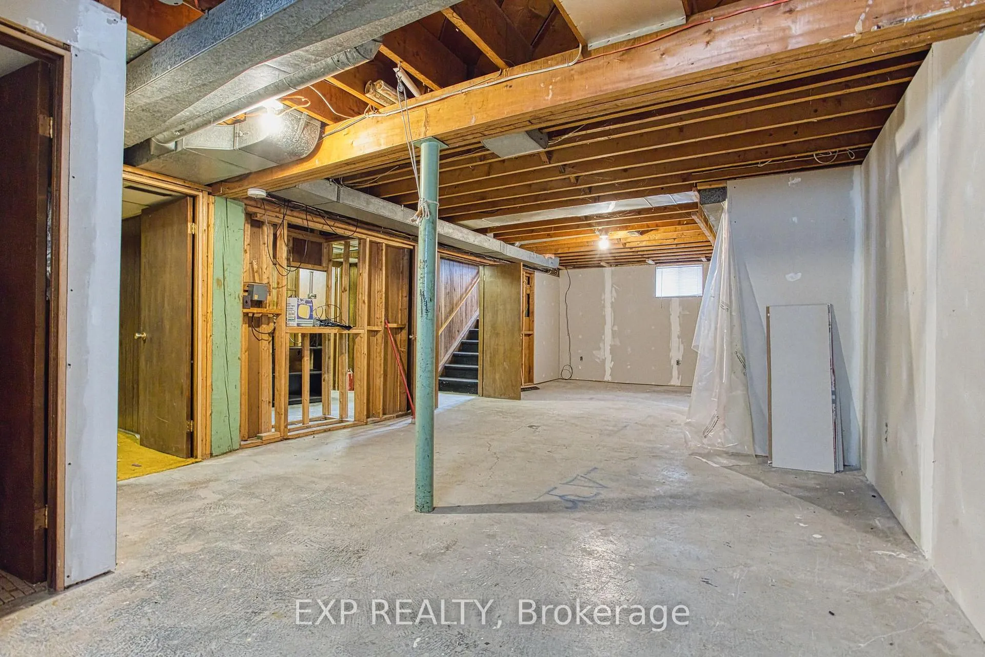 Photo 19 of 18 Bonavem Drive, St. Catharines, Fairview — HOMEH