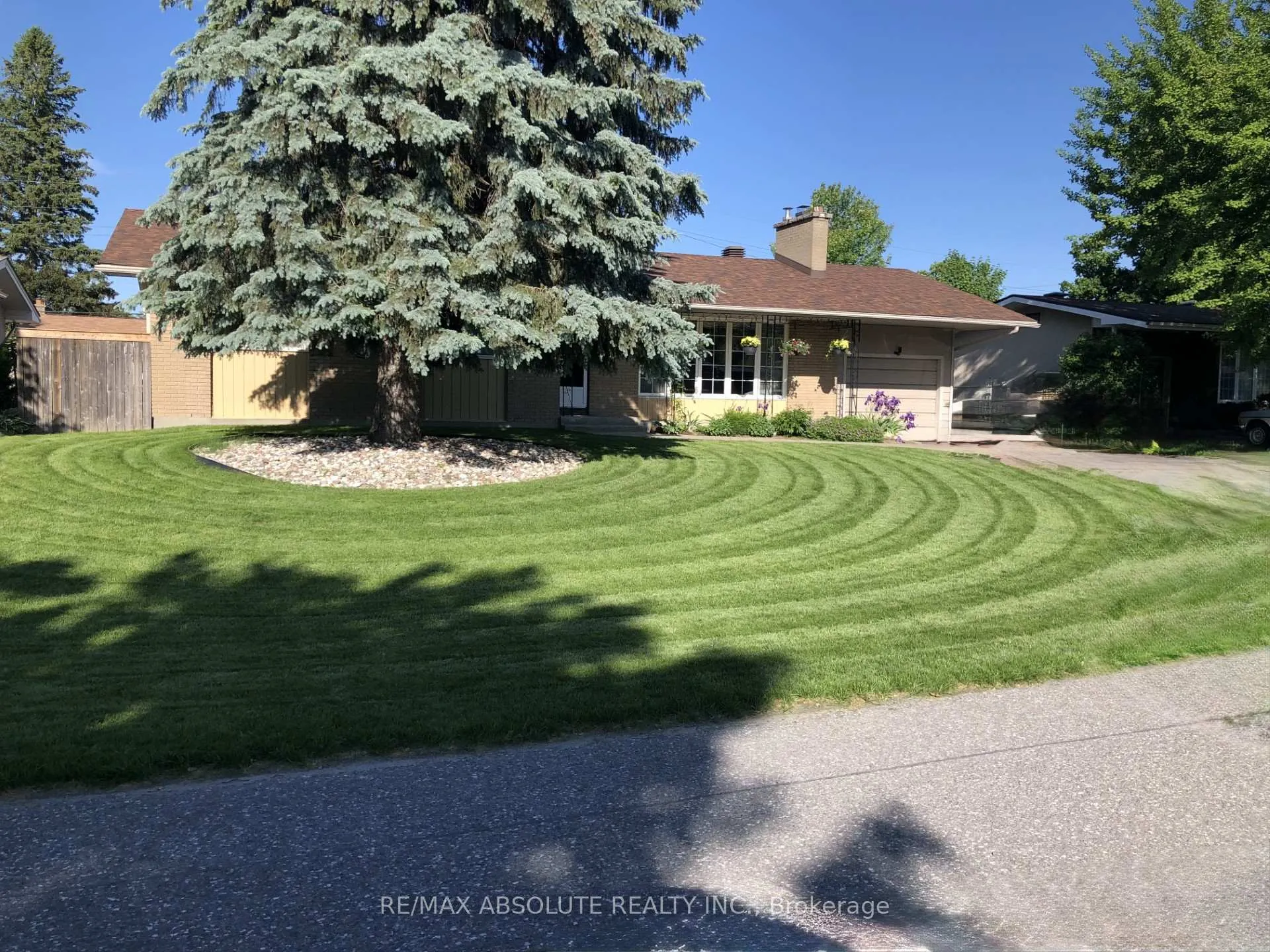 Photo 4 of 62 Foothills Drive, Ottawa, Lynwood Village — HOMEH