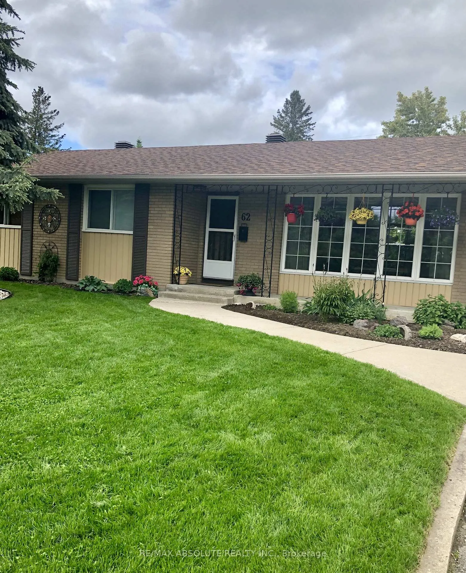 Photo 5 of 62 Foothills Drive, Ottawa, Lynwood Village — HOMEH