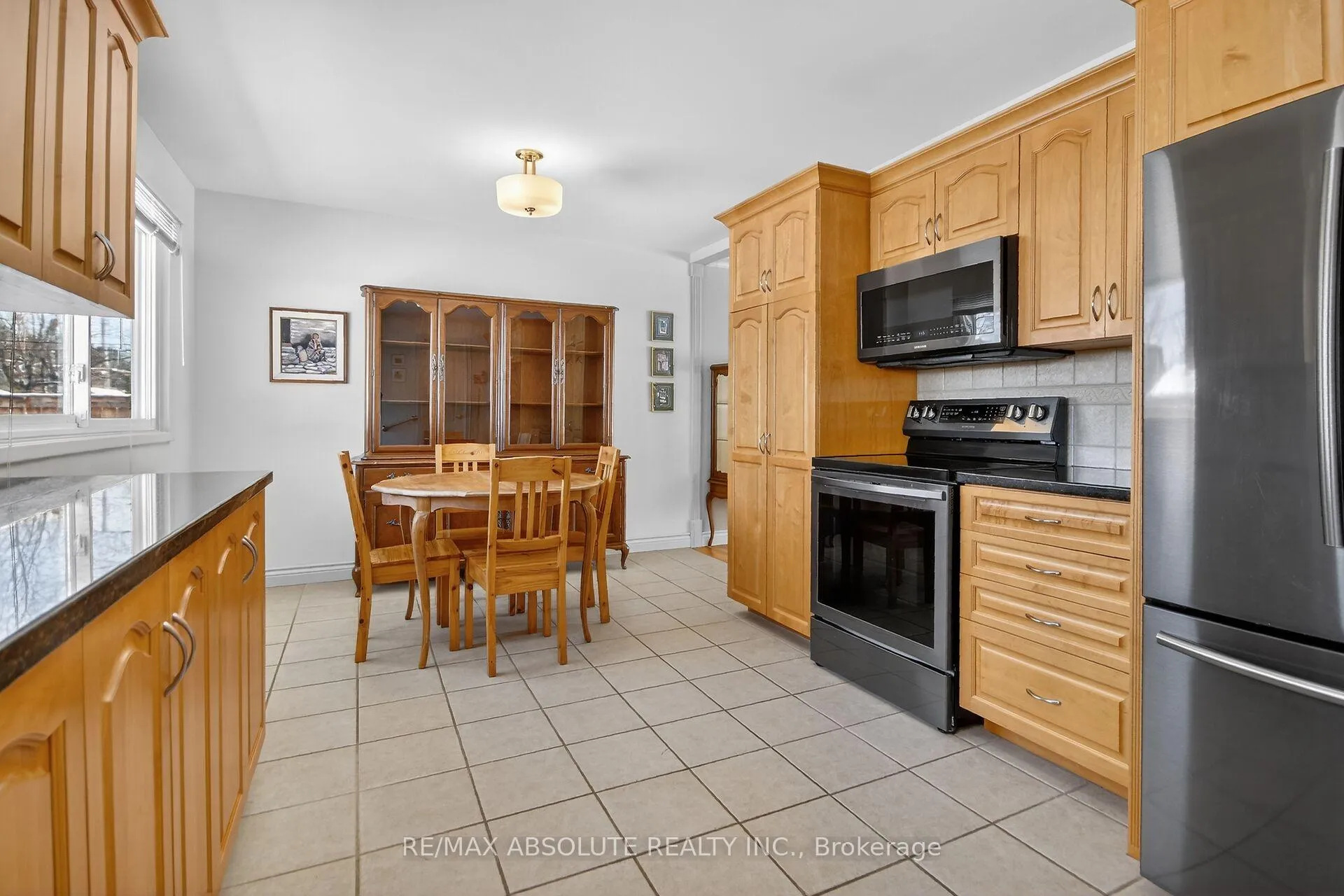 Photo 13 of 62 Foothills Drive, Ottawa, Lynwood Village — HOMEH