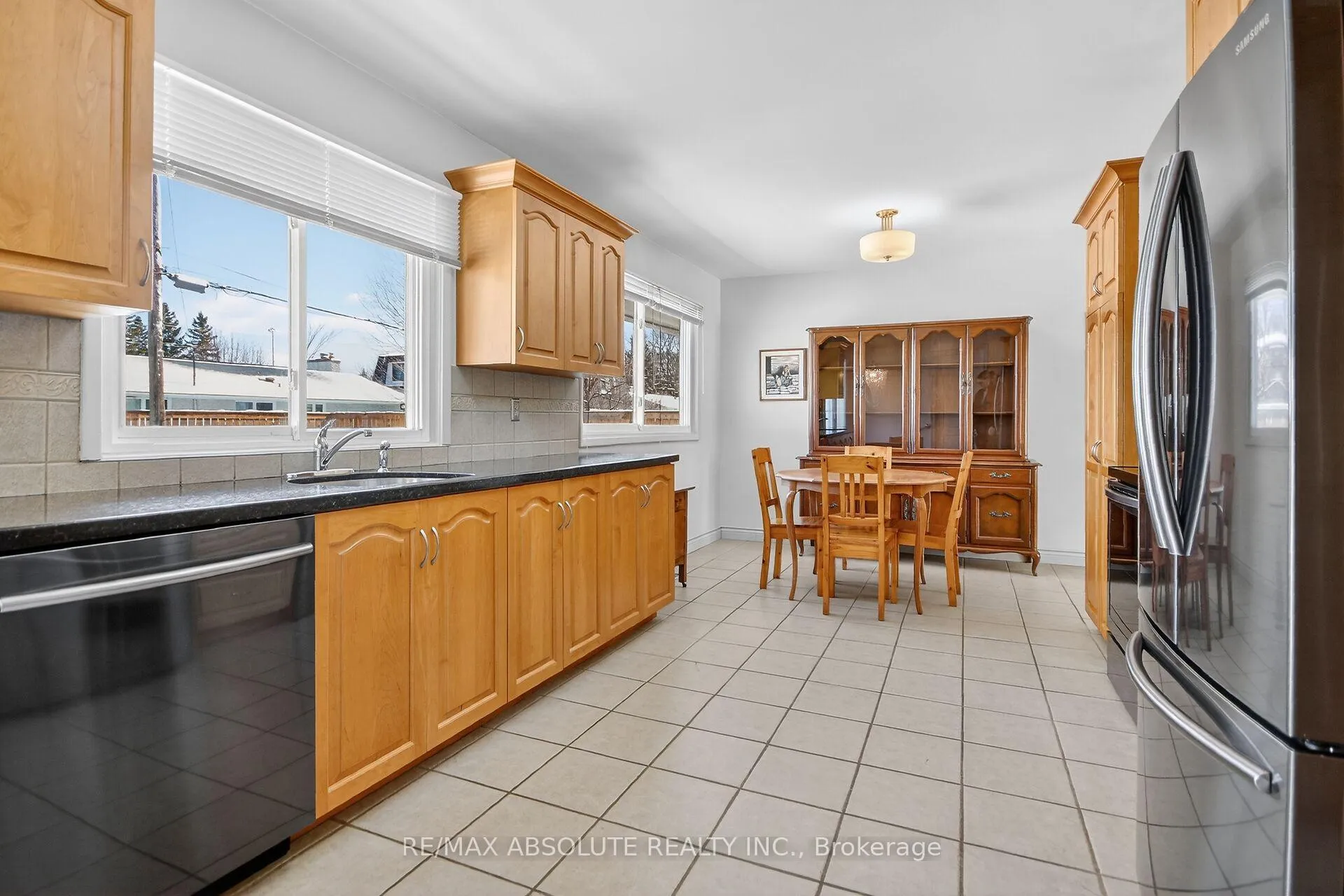 Photo 15 of 62 Foothills Drive, Ottawa, Lynwood Village — HOMEH