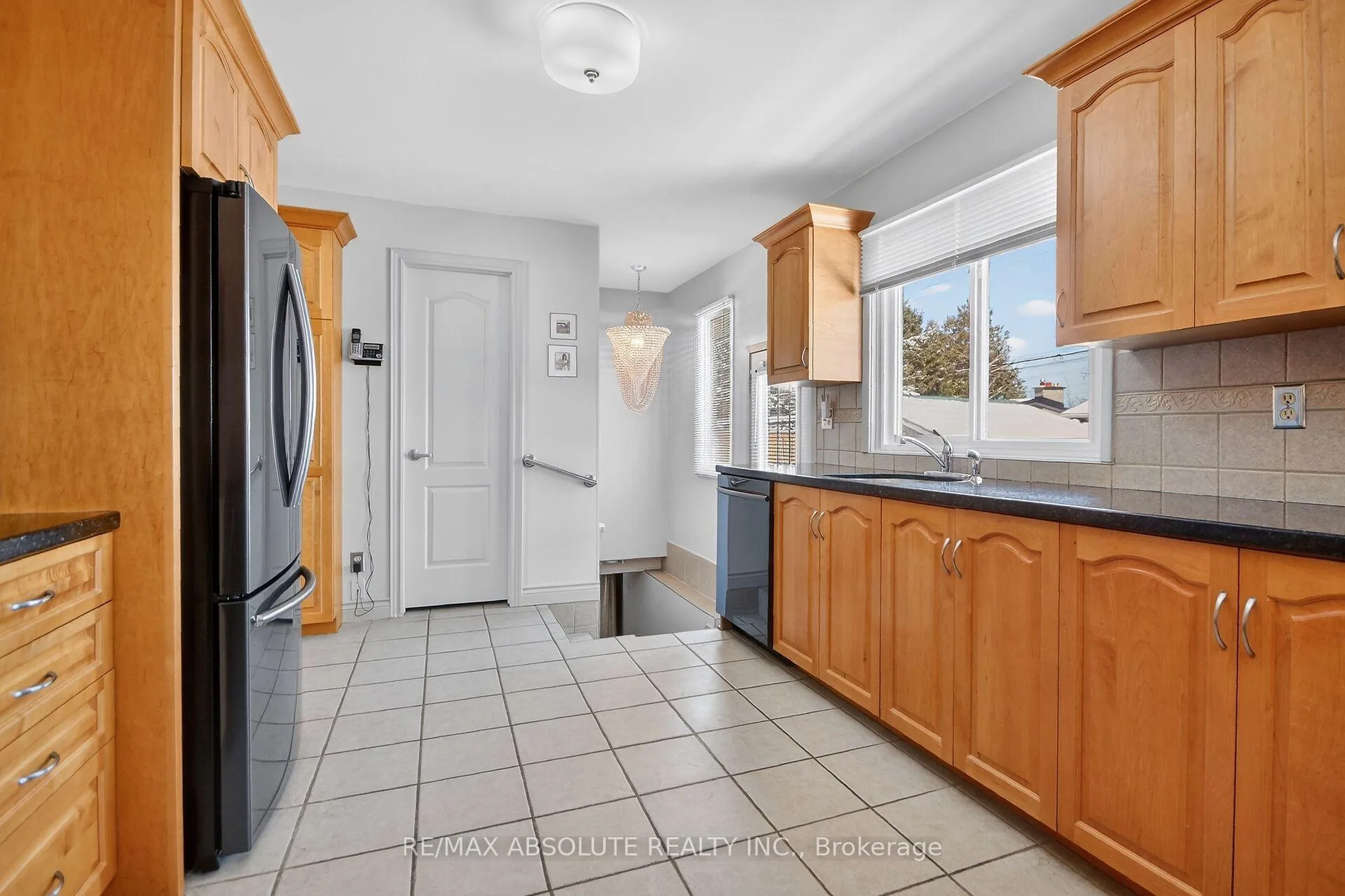 Photo 19 of 62 Foothills Drive, Ottawa, Lynwood Village — HOMEH