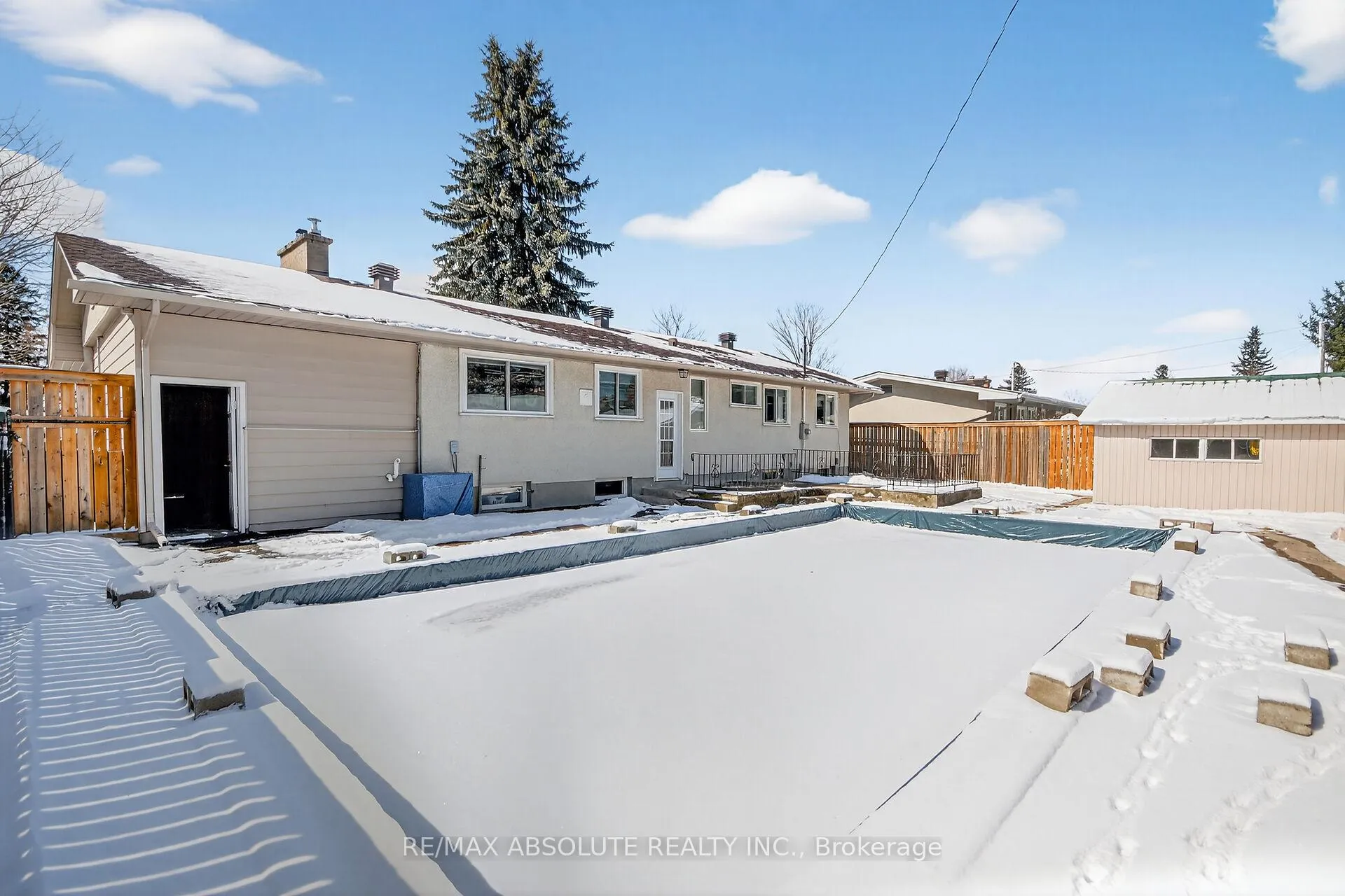 Photo 49 of 62 Foothills Drive, Ottawa, Lynwood Village — HOMEH