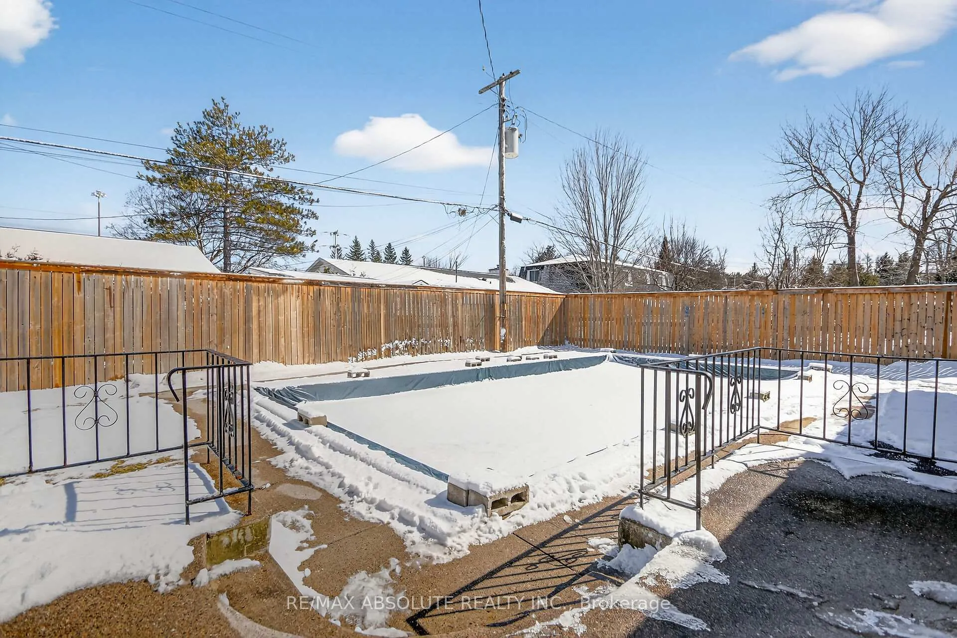Photo 50 of 62 Foothills Drive, Ottawa, Lynwood Village — HOMEH