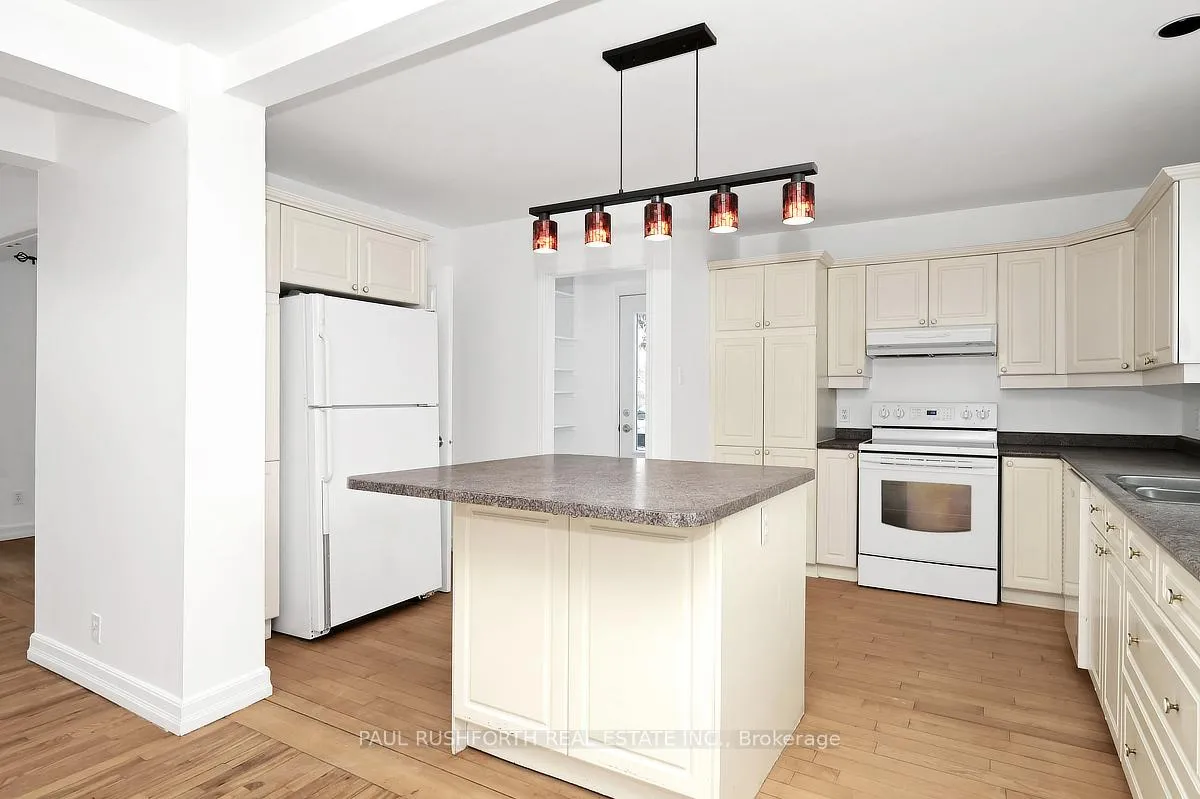 Photo 9 of Unit B, 56 Lotta Avenue, Ottawa, Meadowlands/St. Claire Gardens — HOMEH