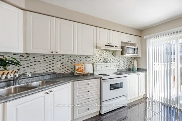 Photo 16 of 1637 Stover Crescent, Milton, Clarke — HOMEH