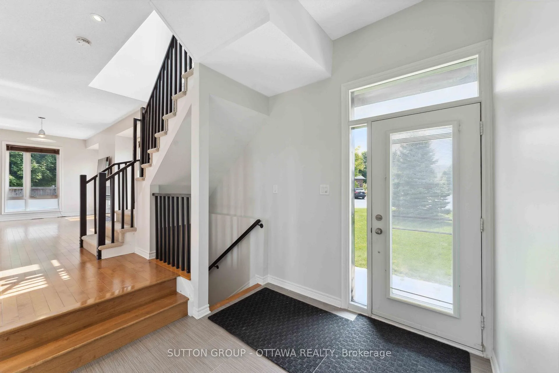Photo 4 of 248 Keyrock Drive, Ottawa, Kanata - Kanata Lakes/Heritage Hills — HOMEH