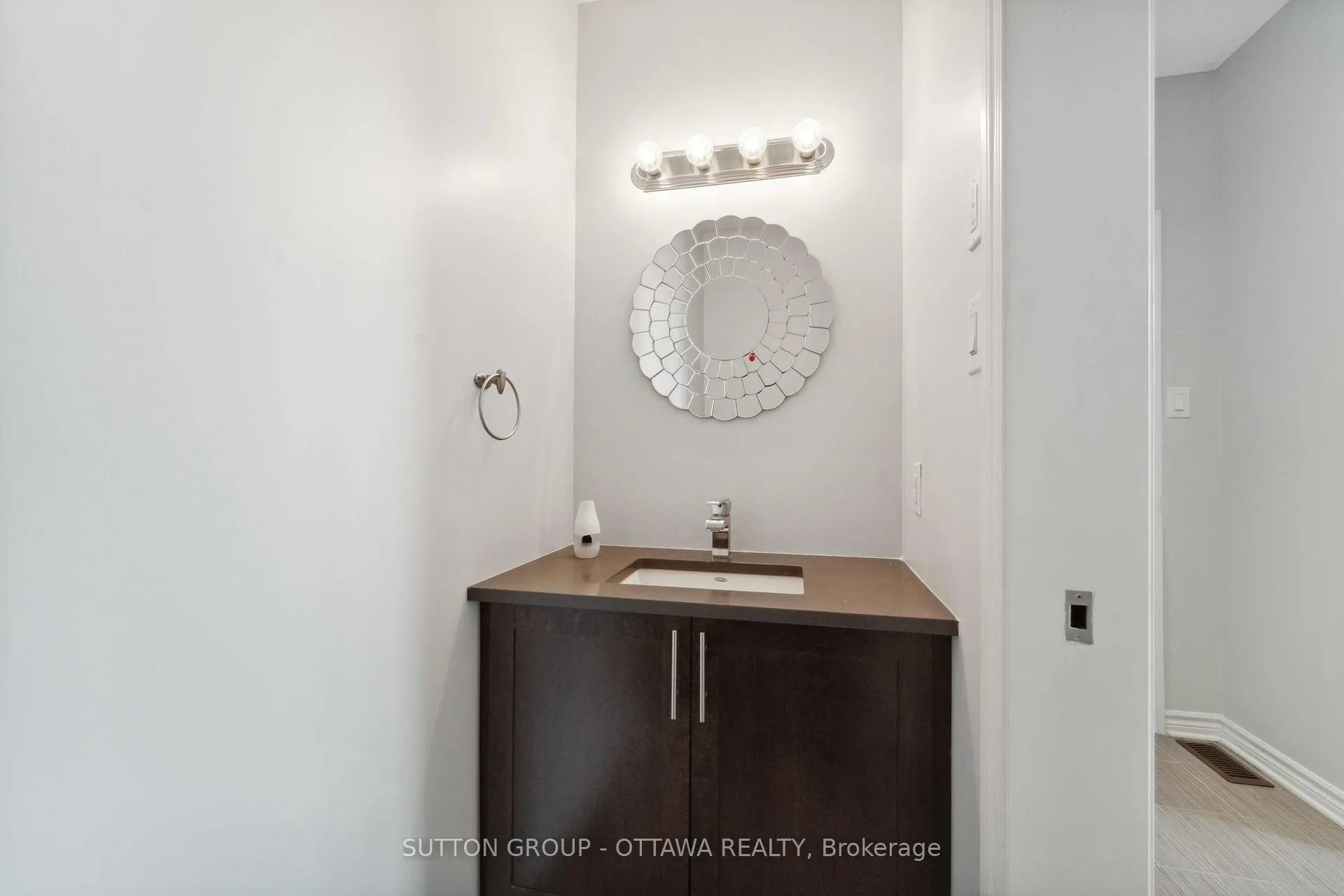 Photo 10 of 248 Keyrock Drive, Ottawa, Kanata - Kanata Lakes/Heritage Hills — HOMEH