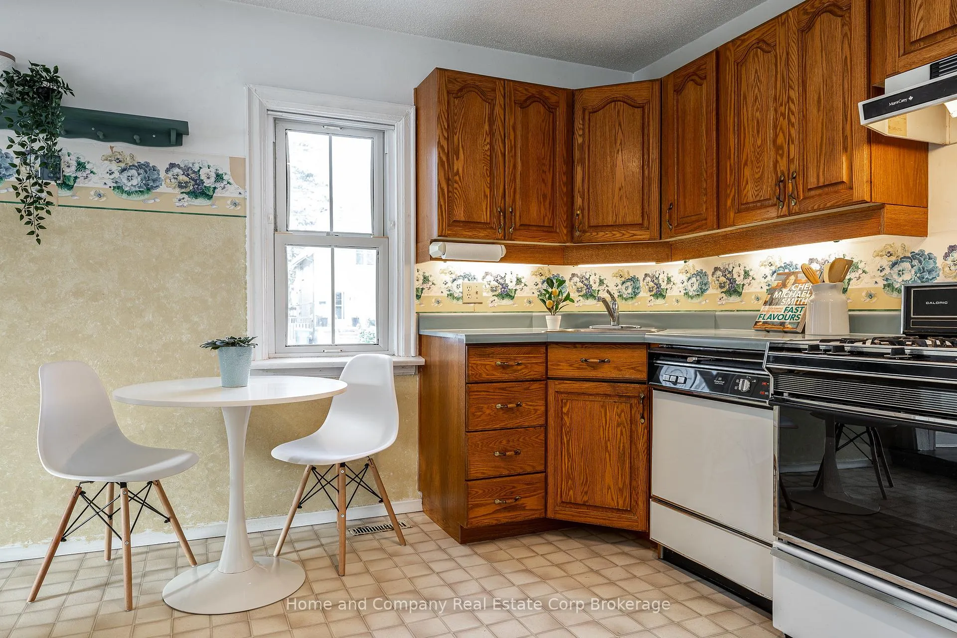 Photo 17 of 70 Dufferin Street, Stratford — HOMEH