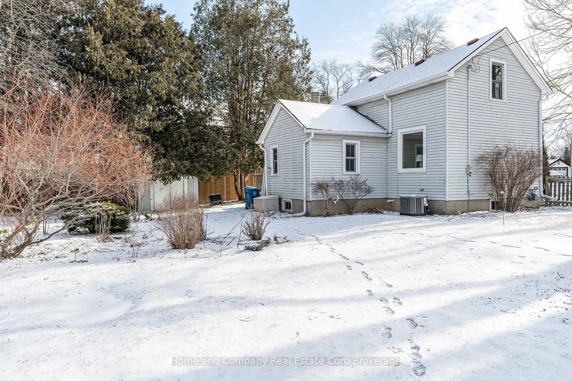 Photo 30 of 70 Dufferin Street, Stratford — HOMEH