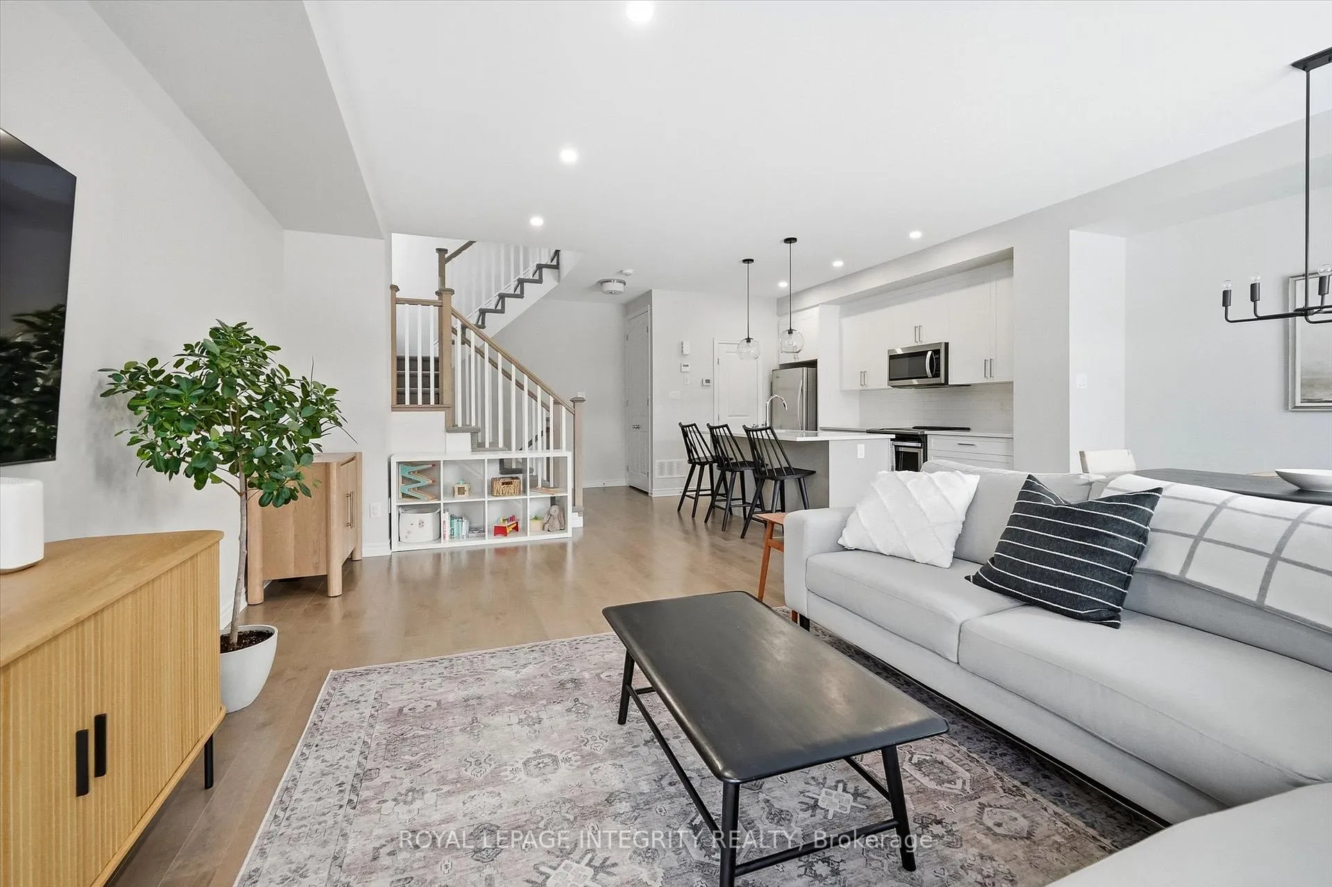Photo 17 of 518 Stadacone Row, Ottawa, Avalon West — HOMEH