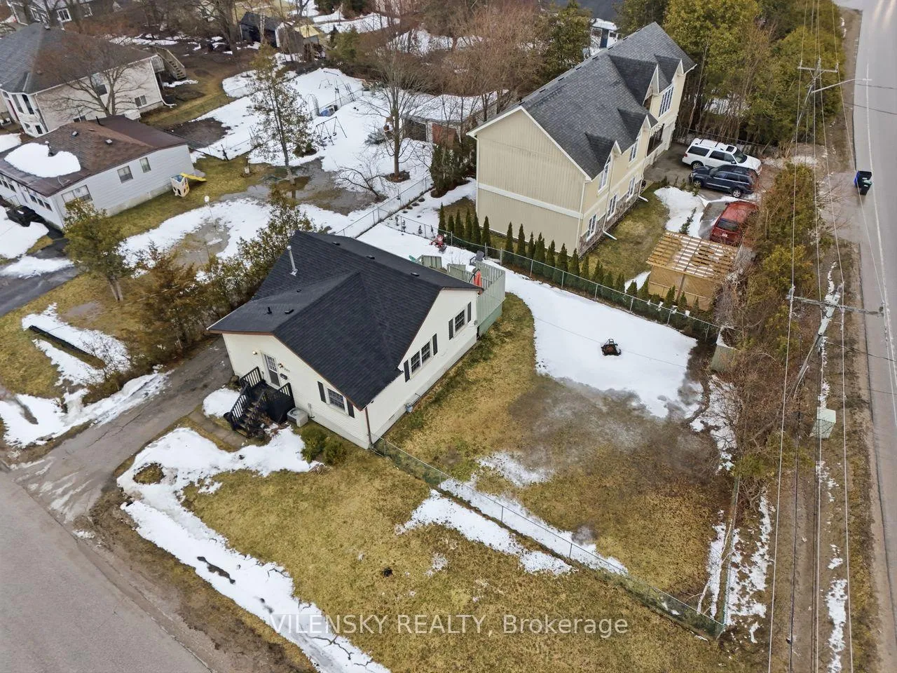 Photo 1 of 941 Vicrol Drive, Innisfil, Alcona — HOMEH