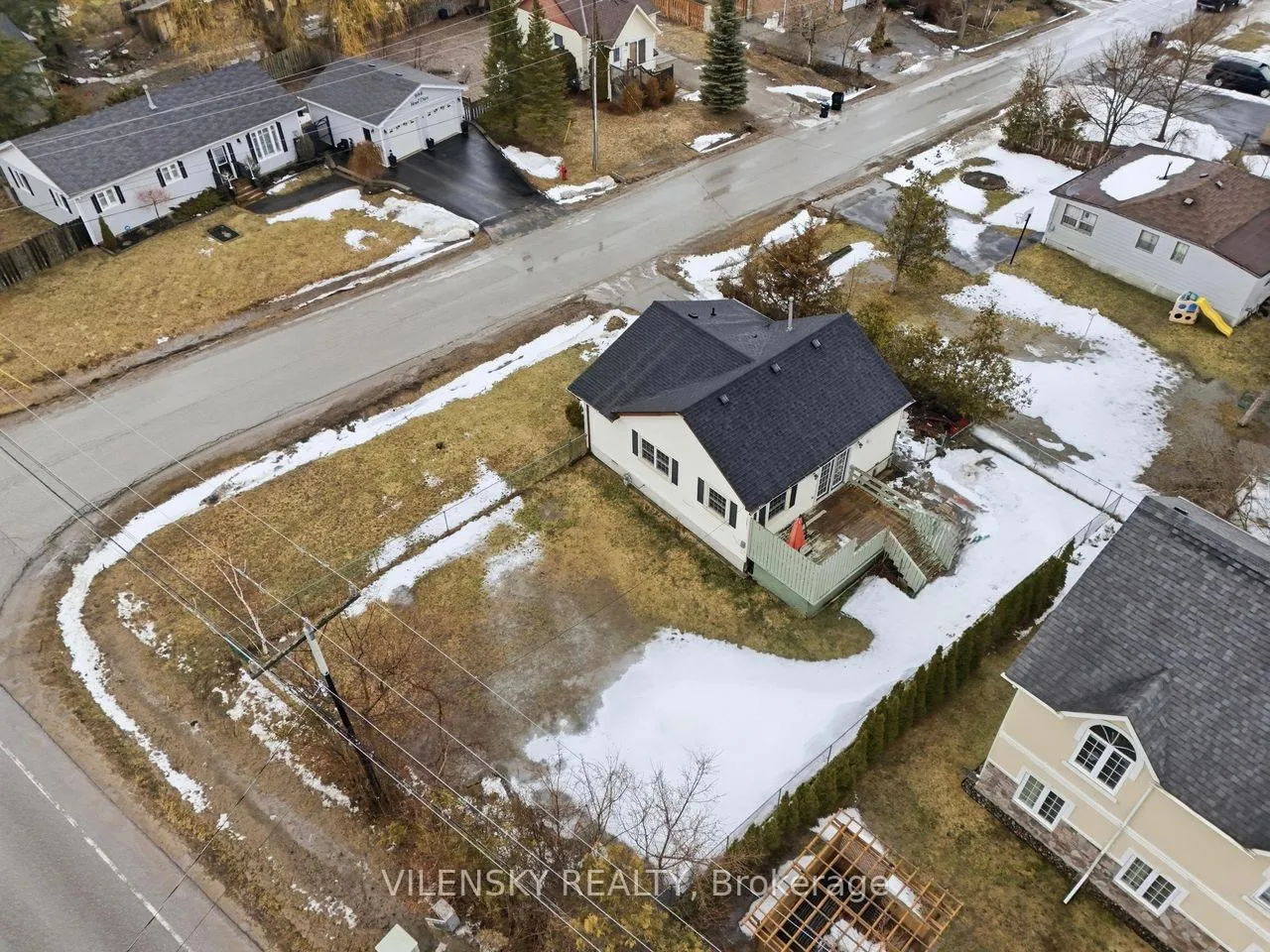 Photo 4 of 941 Vicrol Drive, Innisfil, Alcona — HOMEH