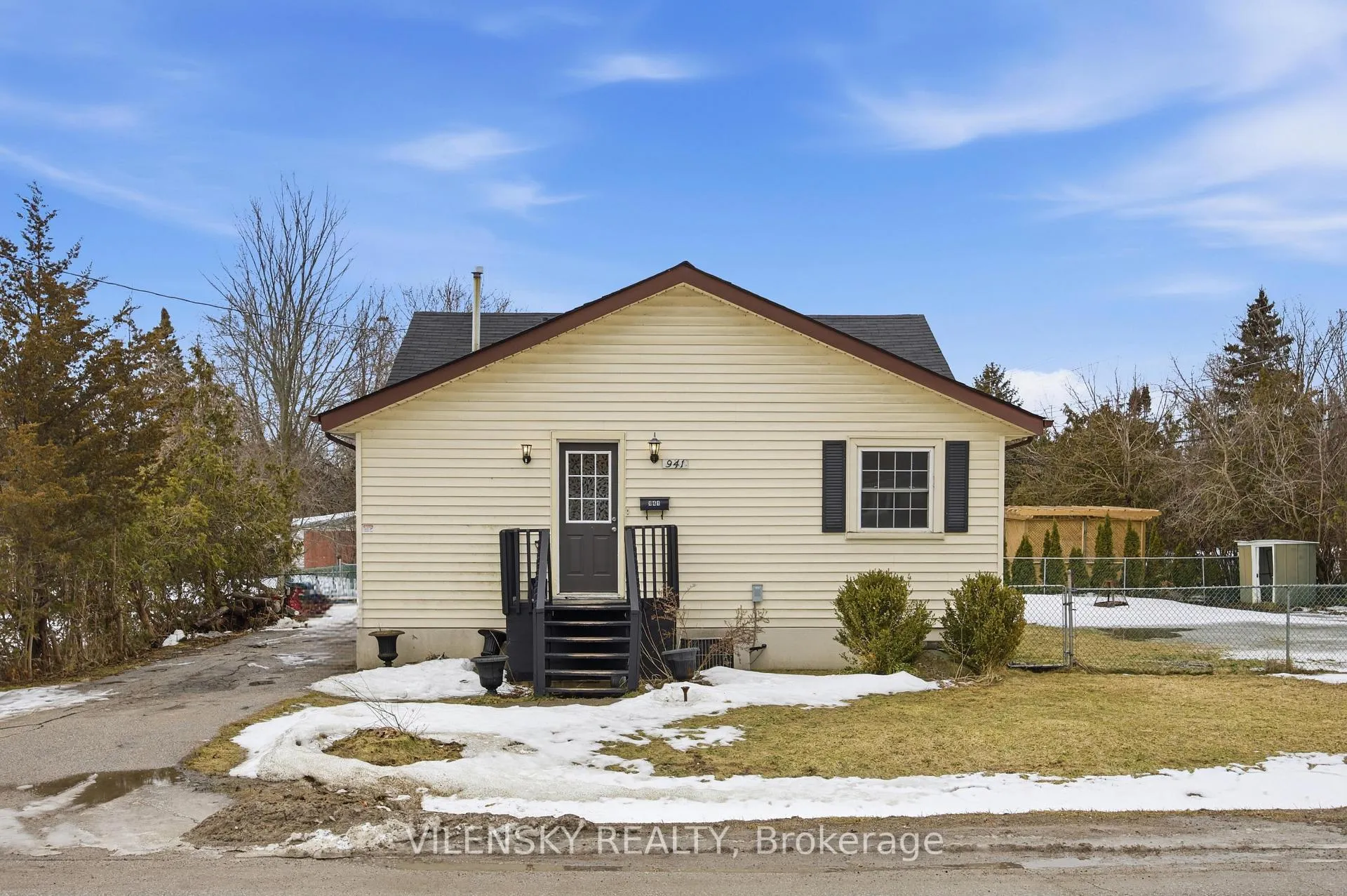 Photo 5 of 941 Vicrol Drive, Innisfil, Alcona — HOMEH