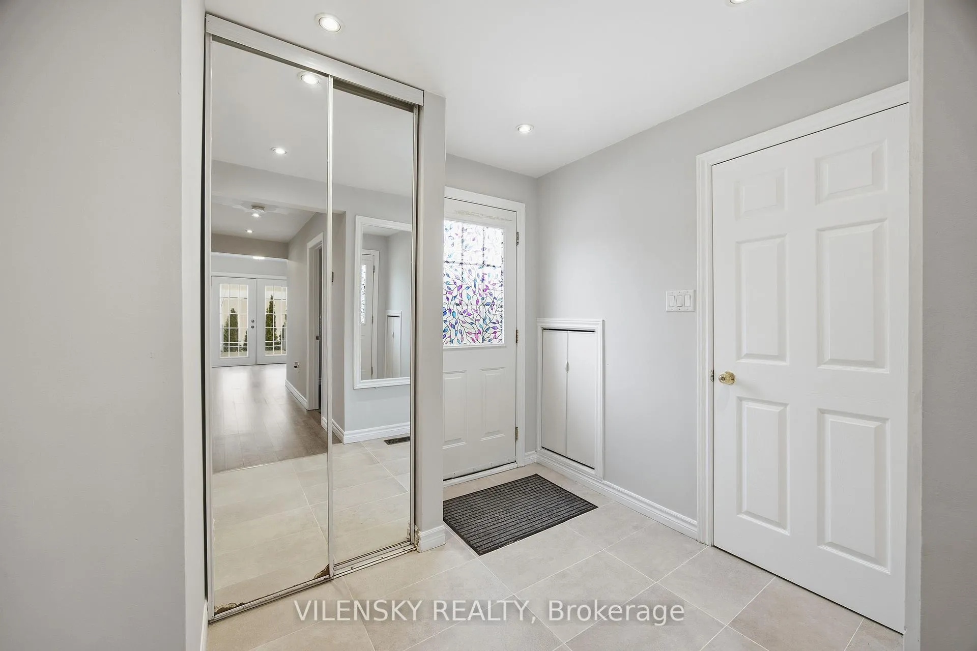 Photo 7 of 941 Vicrol Drive, Innisfil, Alcona — HOMEH