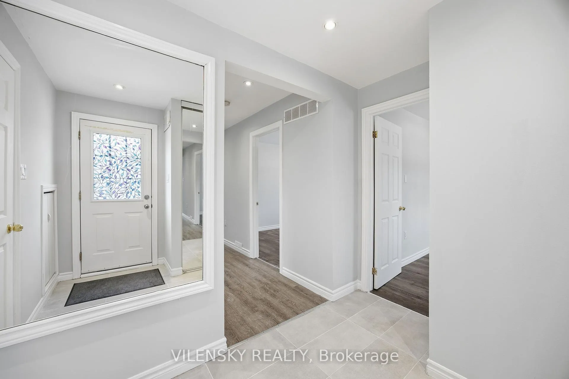 Photo 8 of 941 Vicrol Drive, Innisfil, Alcona — HOMEH