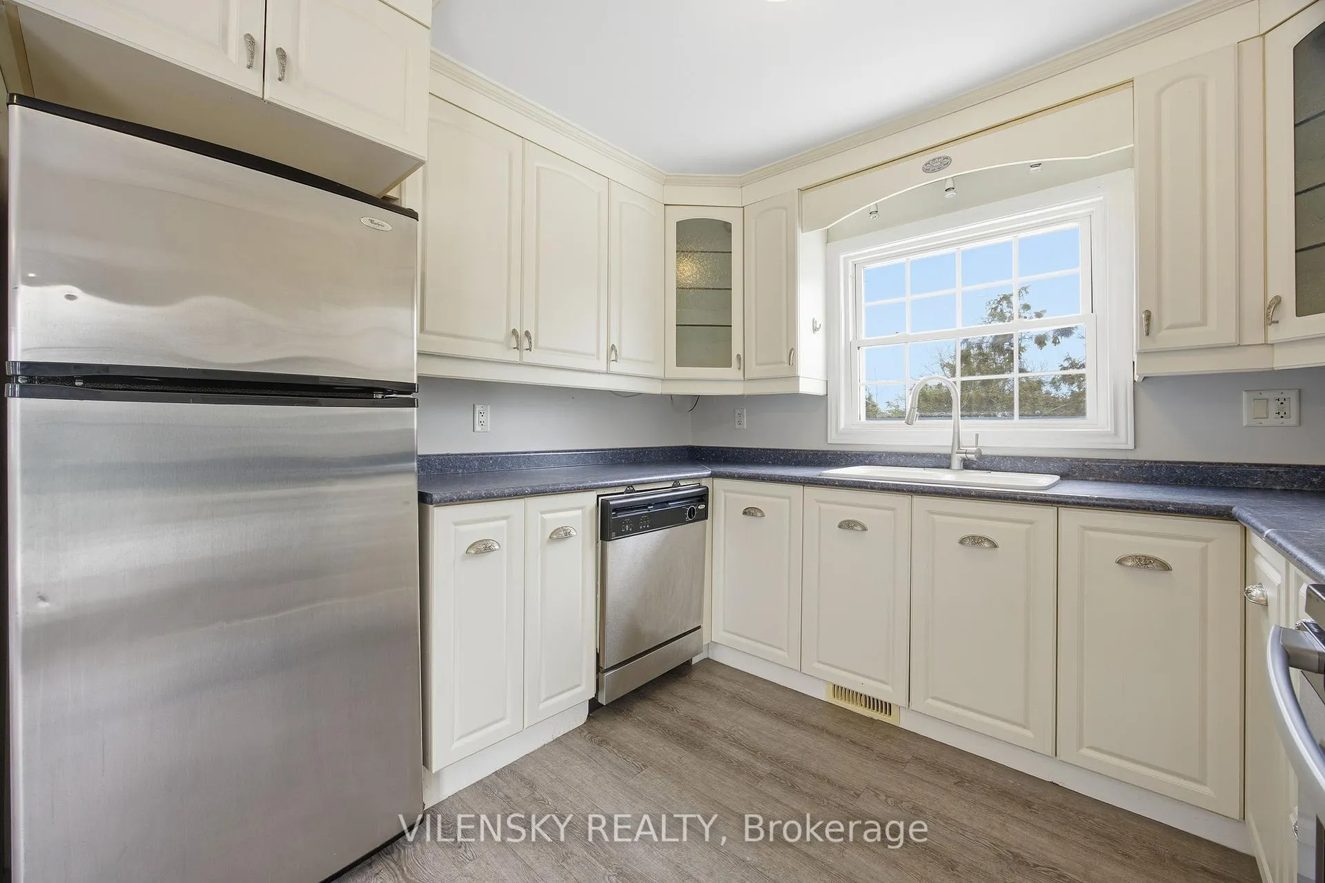 Photo 12 of 941 Vicrol Drive, Innisfil, Alcona — HOMEH