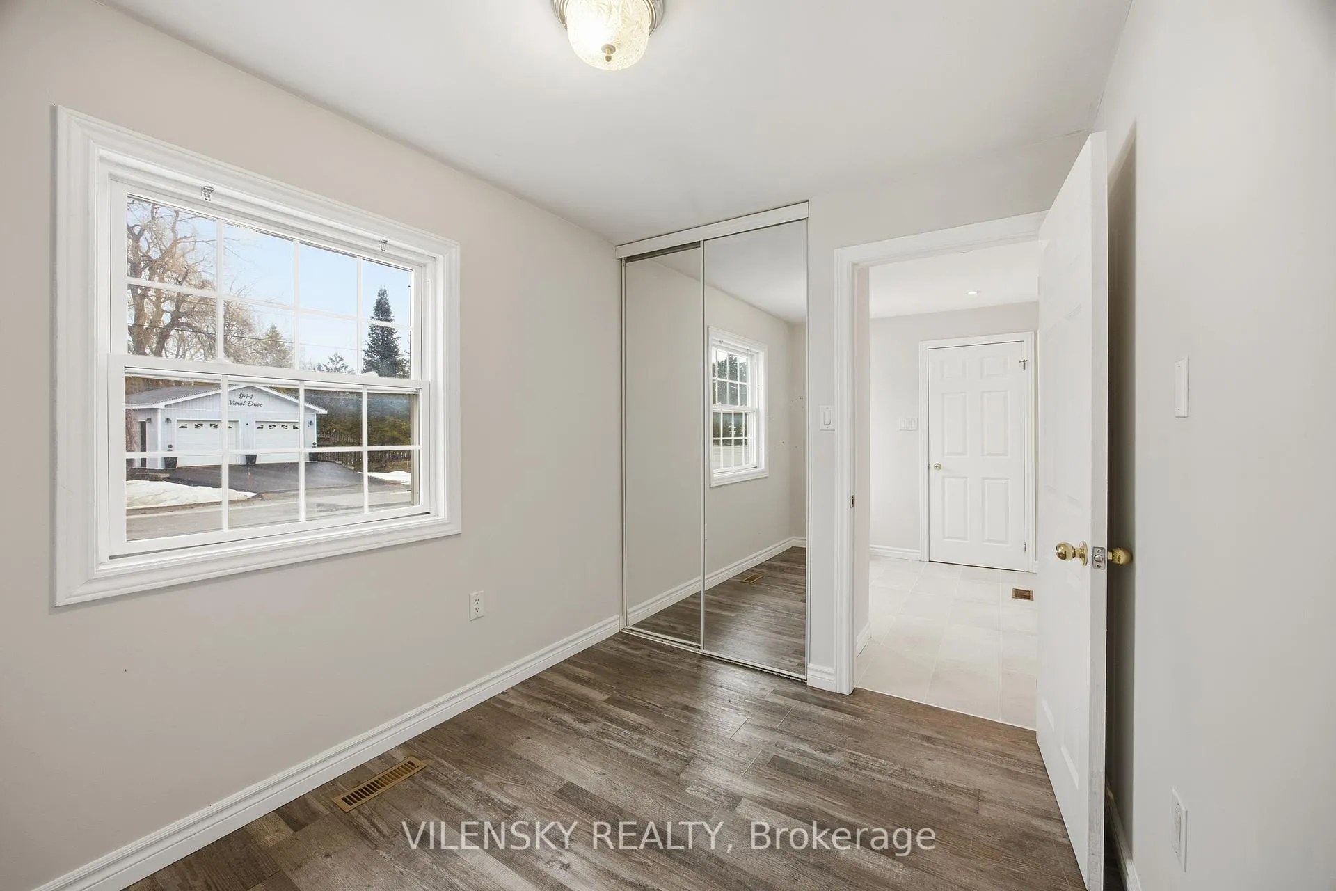 Photo 23 of 941 Vicrol Drive, Innisfil, Alcona — HOMEH