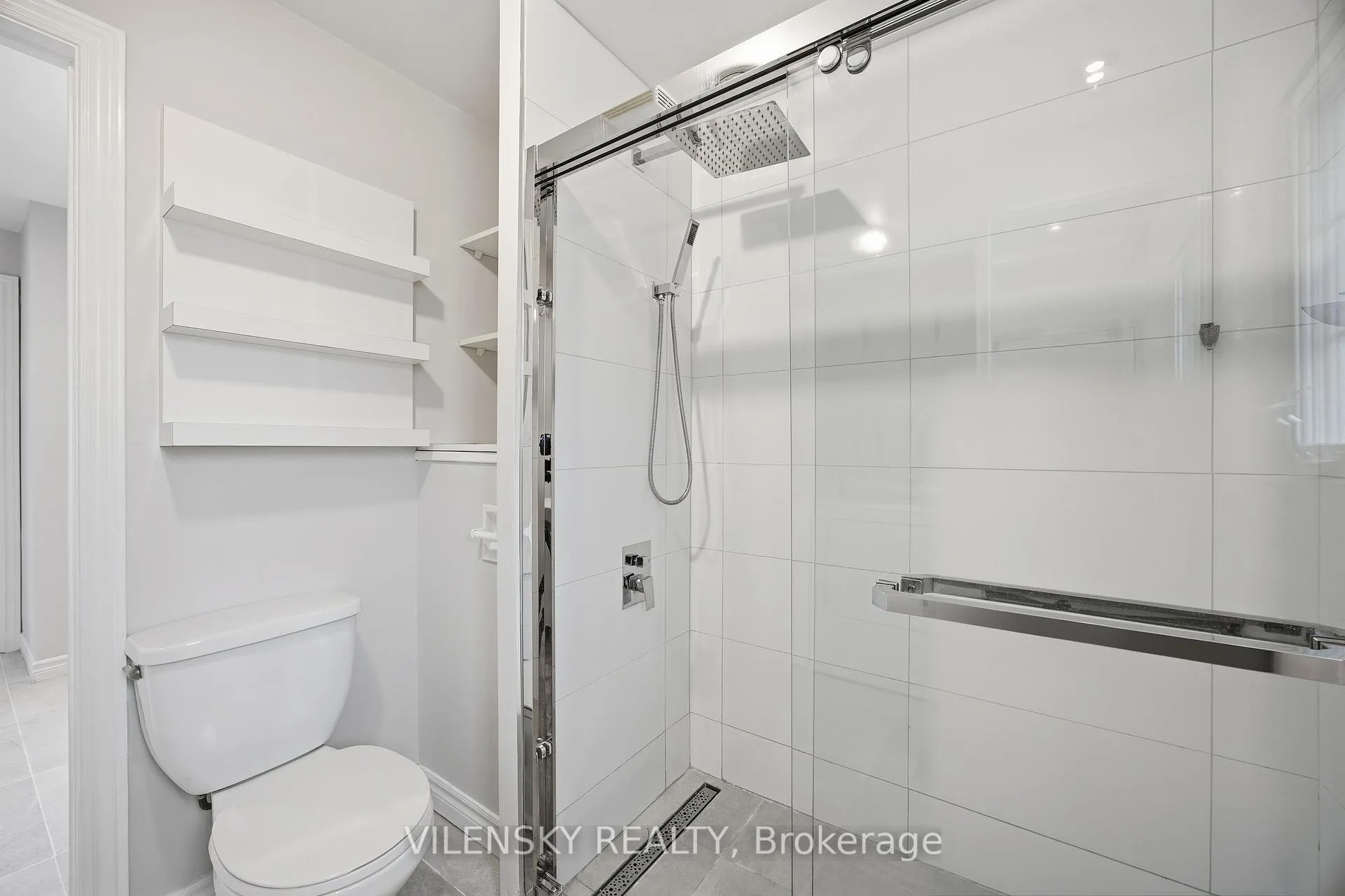 Photo 31 of 941 Vicrol Drive, Innisfil, Alcona — HOMEH