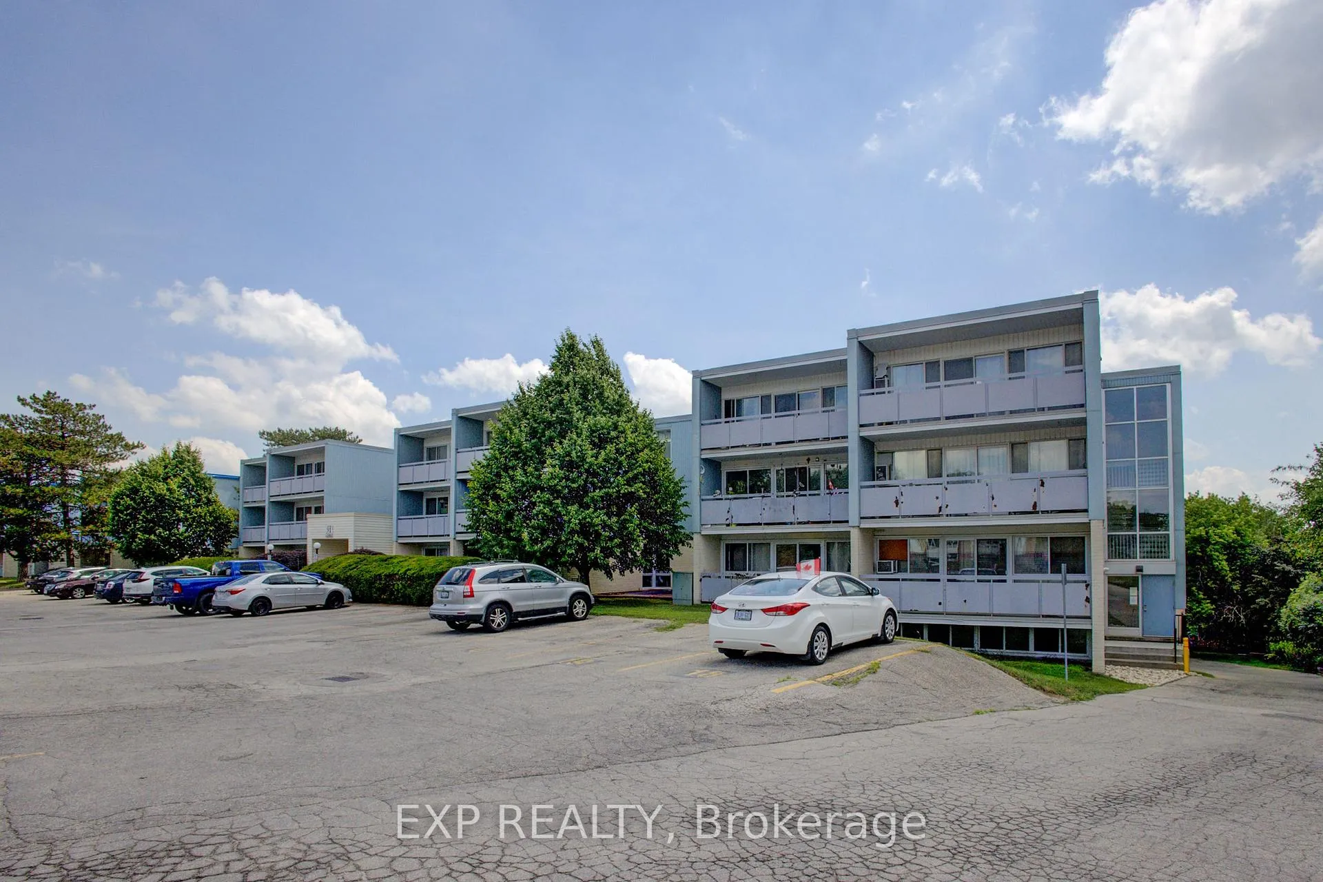 Photo 2 of Unit 202, 91 Conroy Crescent, Guelph, Dovercliffe Park/Old University — HOMEH