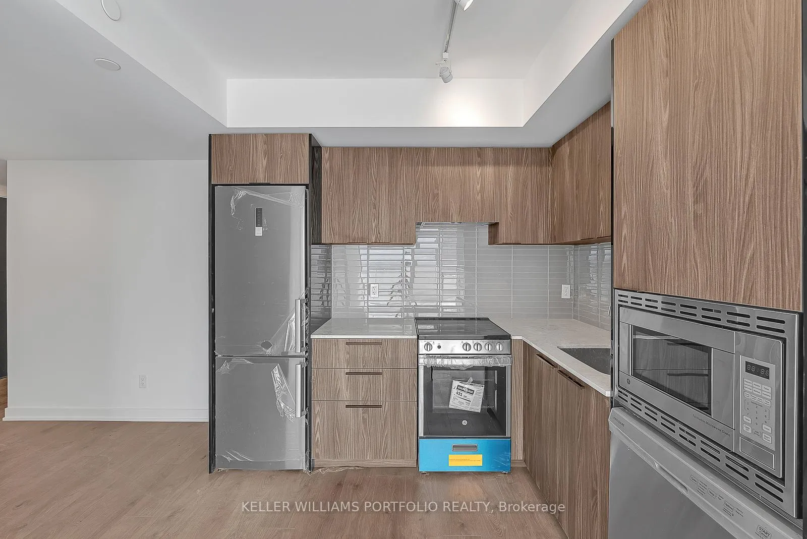 Photo 4 of Unit 3912, 501 Yonge Street, Toronto, Church-Yonge Corridor — HOMEH