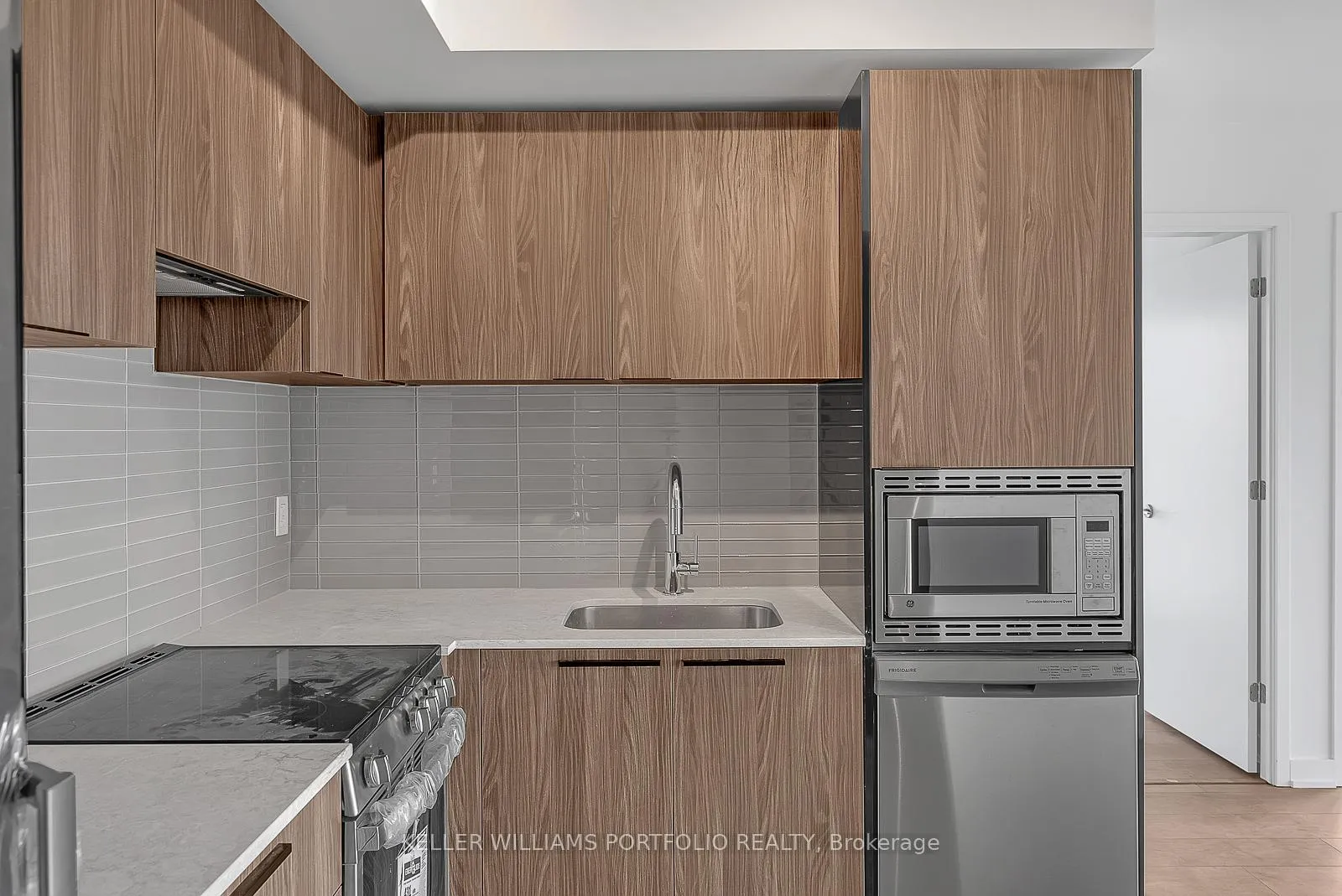 Photo 5 of Unit 3912, 501 Yonge Street, Toronto, Church-Yonge Corridor — HOMEH