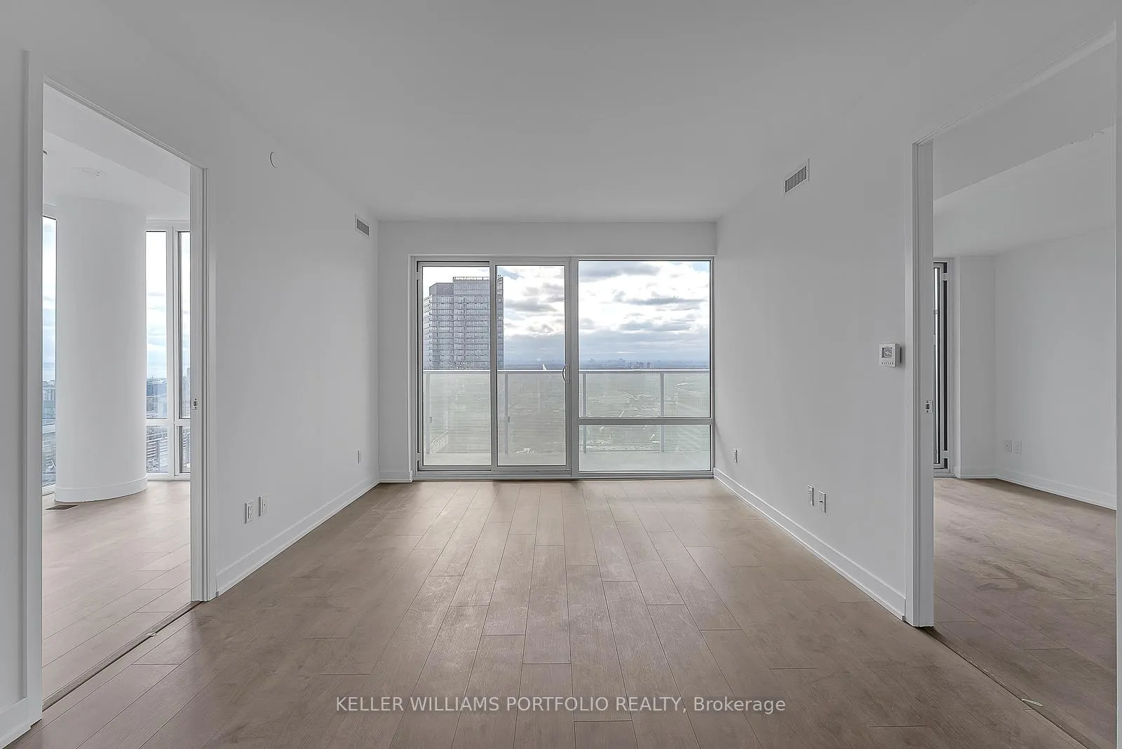 Photo 7 of Unit 3912, 501 Yonge Street, Toronto, Church-Yonge Corridor — HOMEH