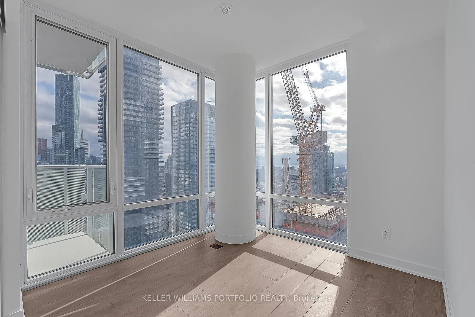 Photo 10 of Unit 3912, 501 Yonge Street, Toronto, Church-Yonge Corridor — HOMEH