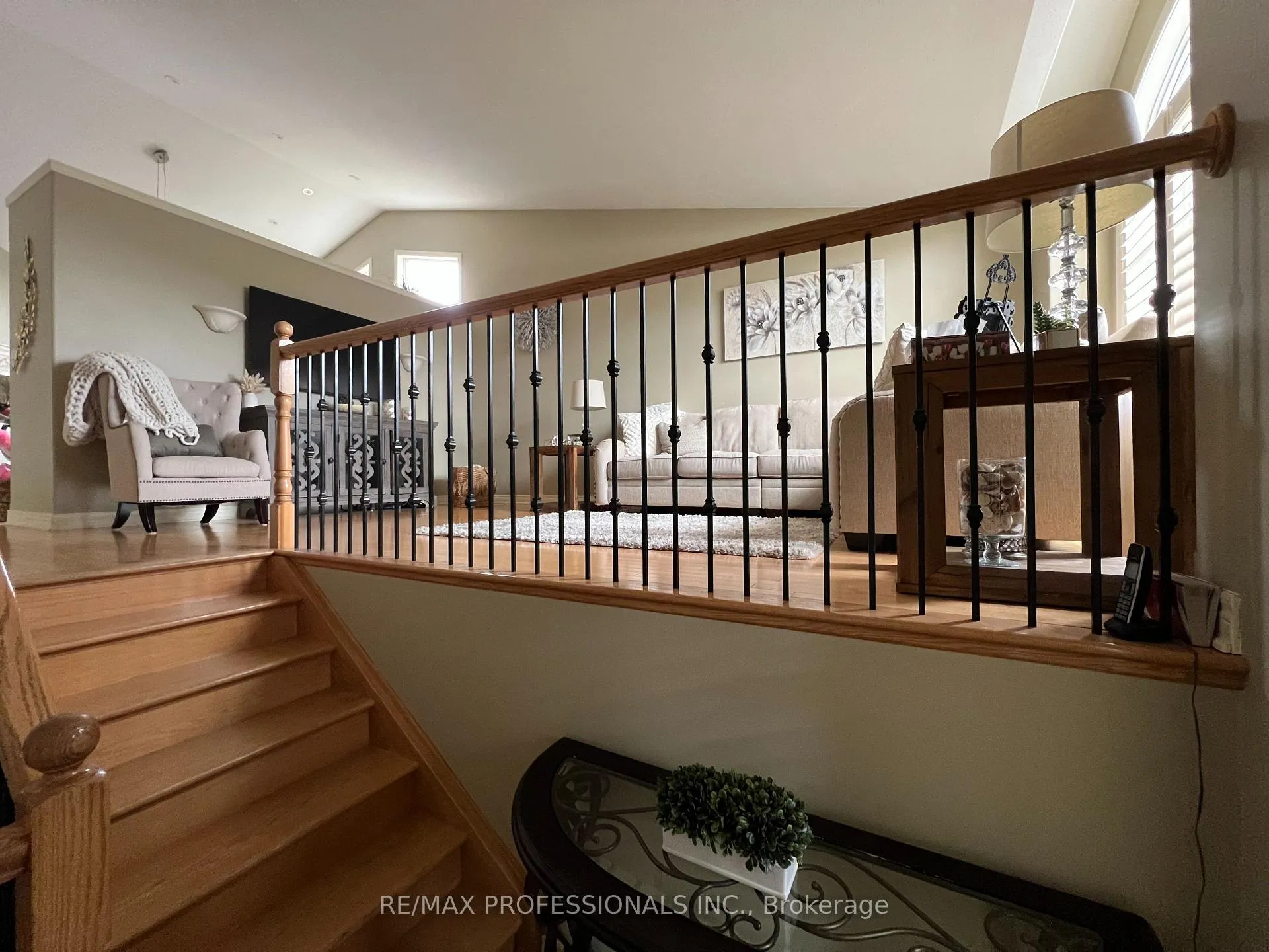 Photo 4 of 54 Nicholas Drive, St. Catharines, Rykert/Vansickle — HOMEH