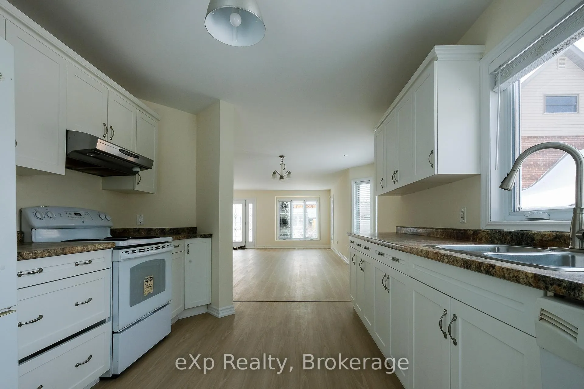 Photo 11 of 650 6th Street E, Owen Sound — HOMEH