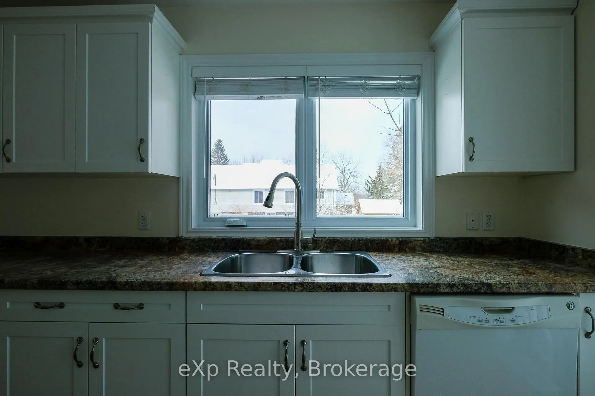 Photo 12 of 650 6th Street E, Owen Sound — HOMEH