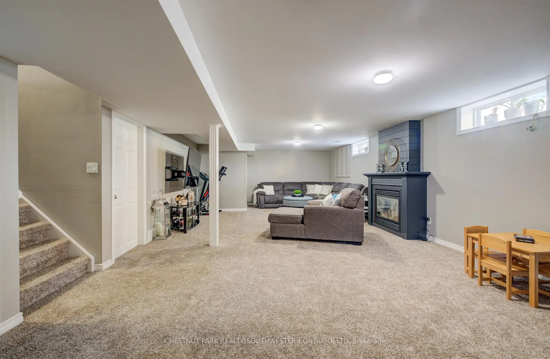 Photo 23 of 50 Farrier Drive, Kitchener, Pioneer Park — HOMEH