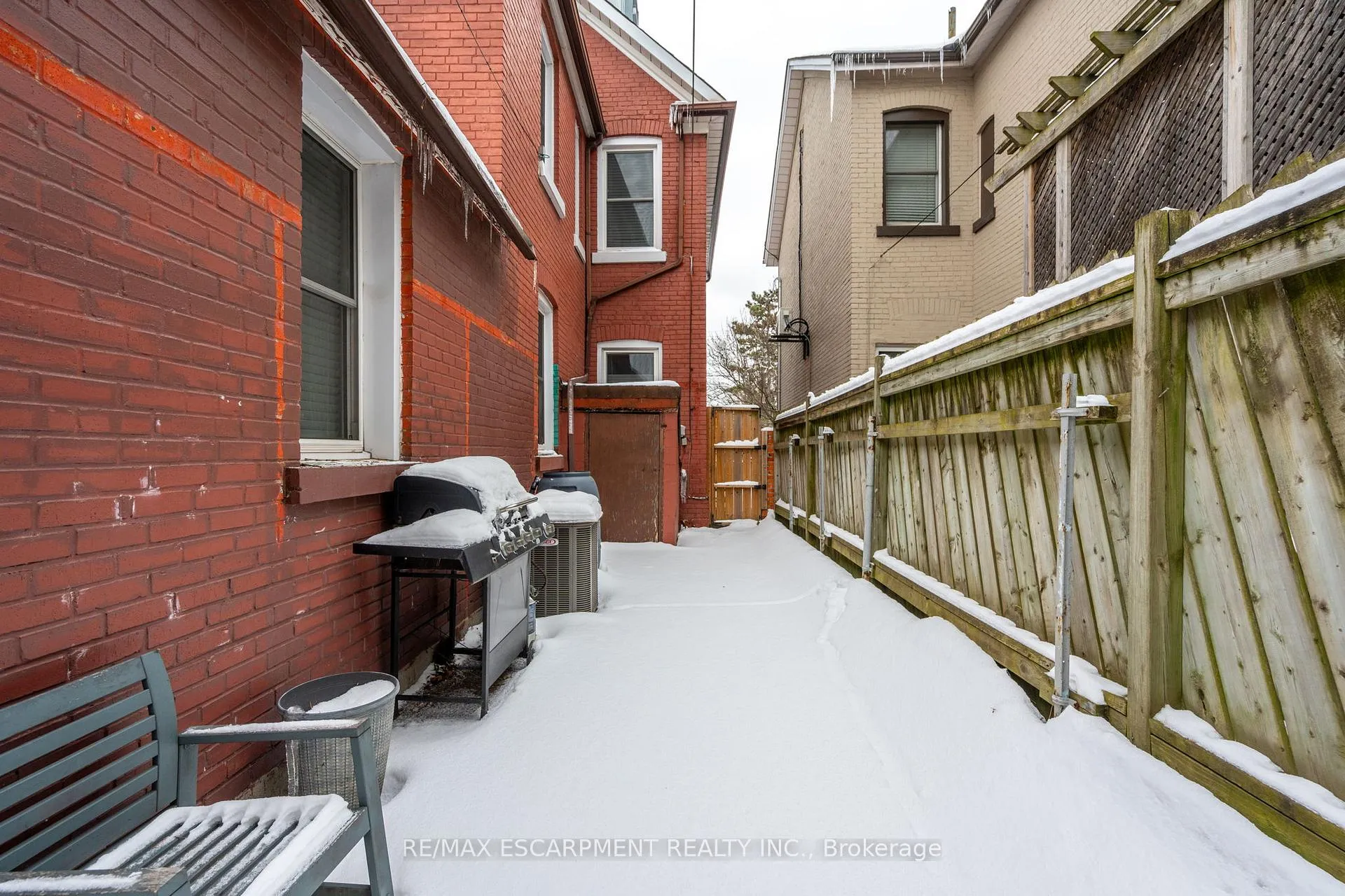 Photo 27 of 21 Oxford Street, Hamilton, Strathcona — HOMEH