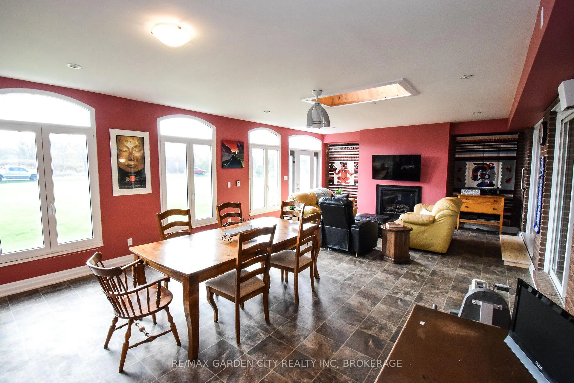 Photo 7 of 9735 Carl Road, Niagara Falls, Schisler — HOMEH