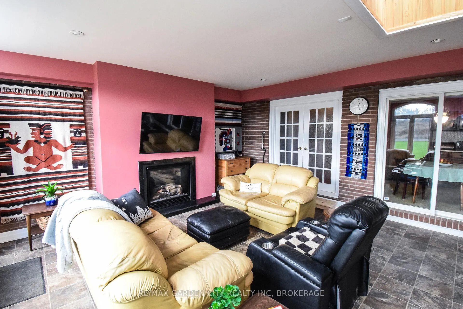 Photo 8 of 9735 Carl Road, Niagara Falls, Schisler — HOMEH