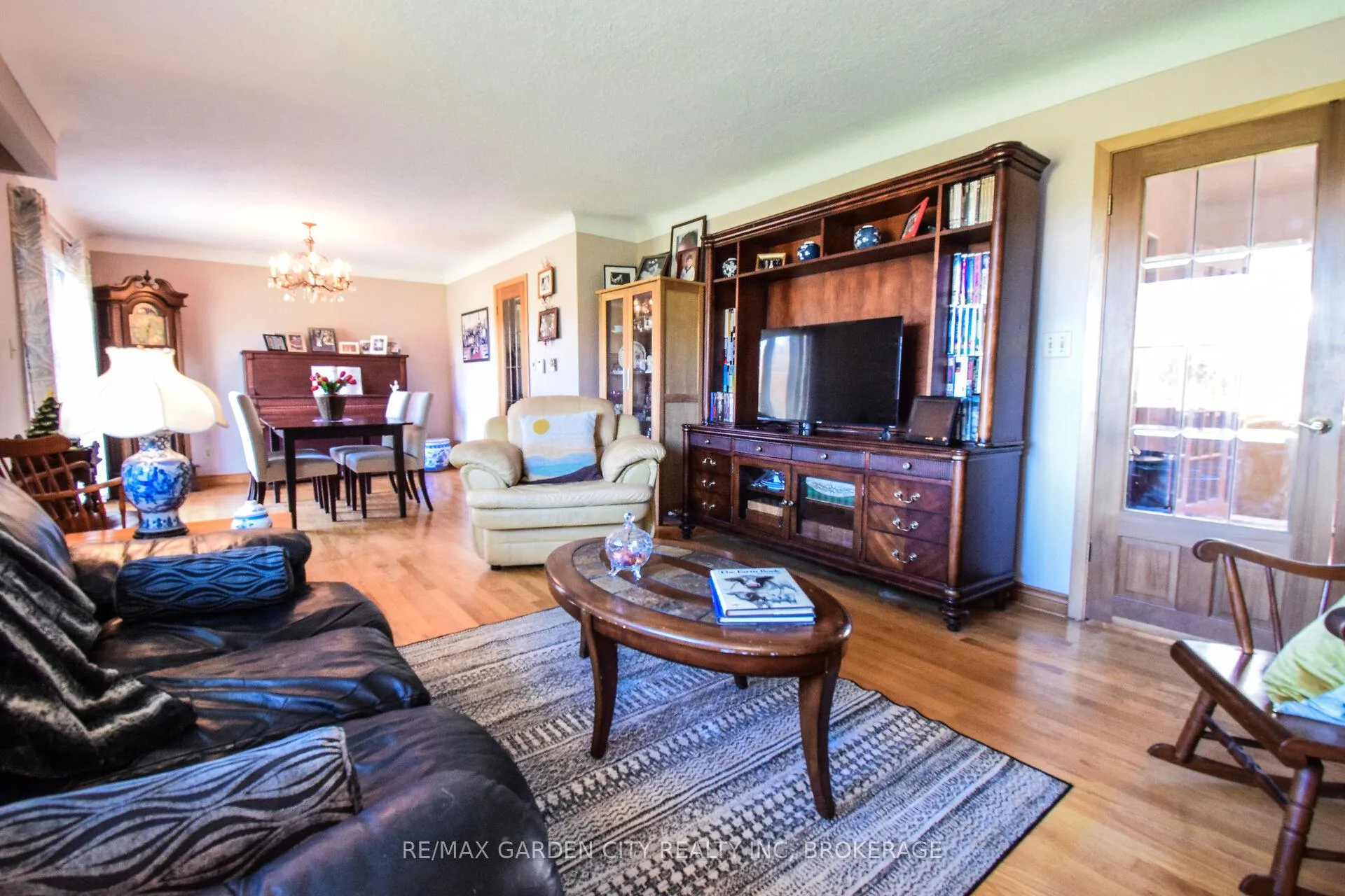 Photo 14 of 9735 Carl Road, Niagara Falls, Schisler — HOMEH