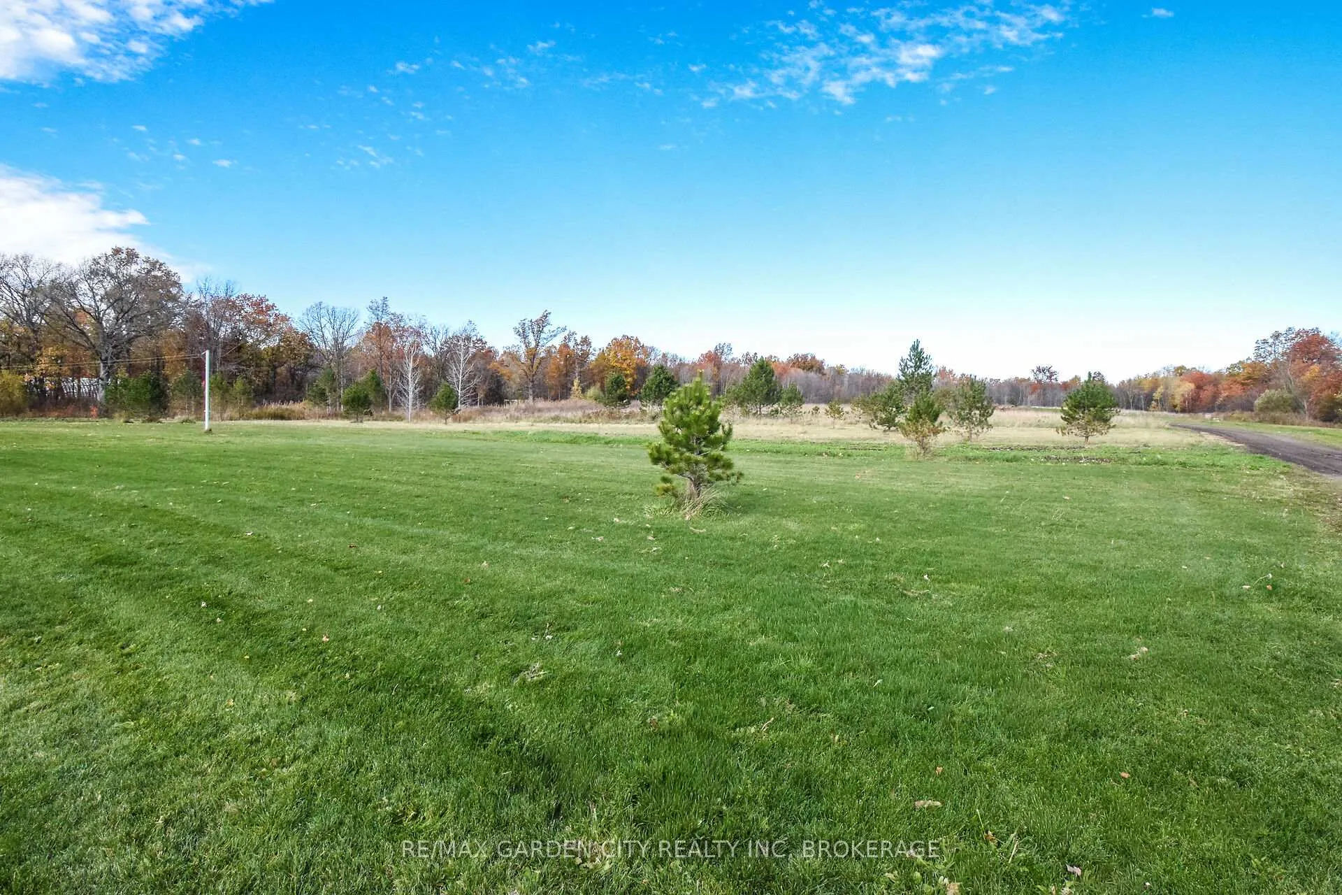 Photo 36 of 9735 Carl Road, Niagara Falls, Schisler — HOMEH