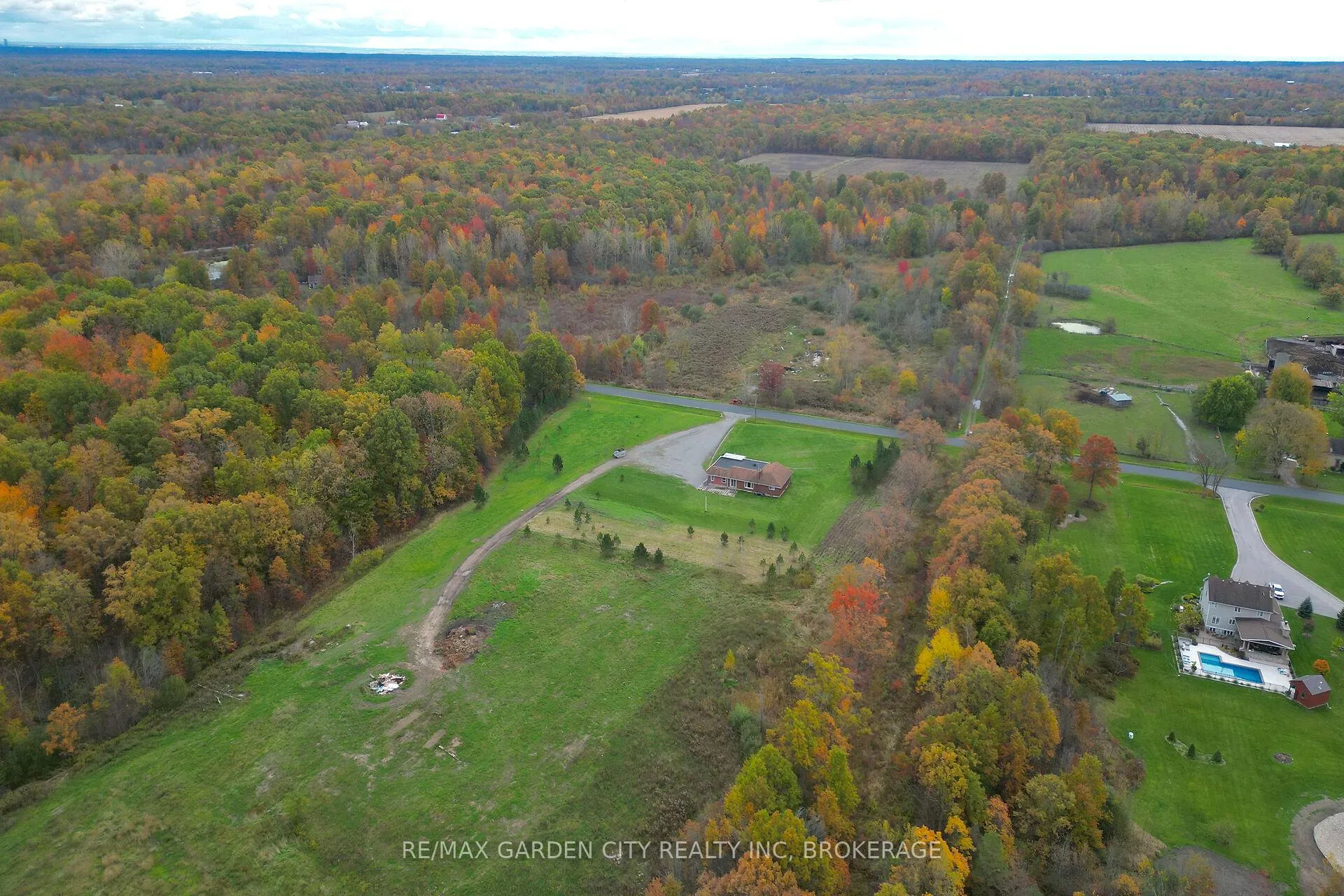 Photo 42 of 9735 Carl Road, Niagara Falls, Schisler — HOMEH