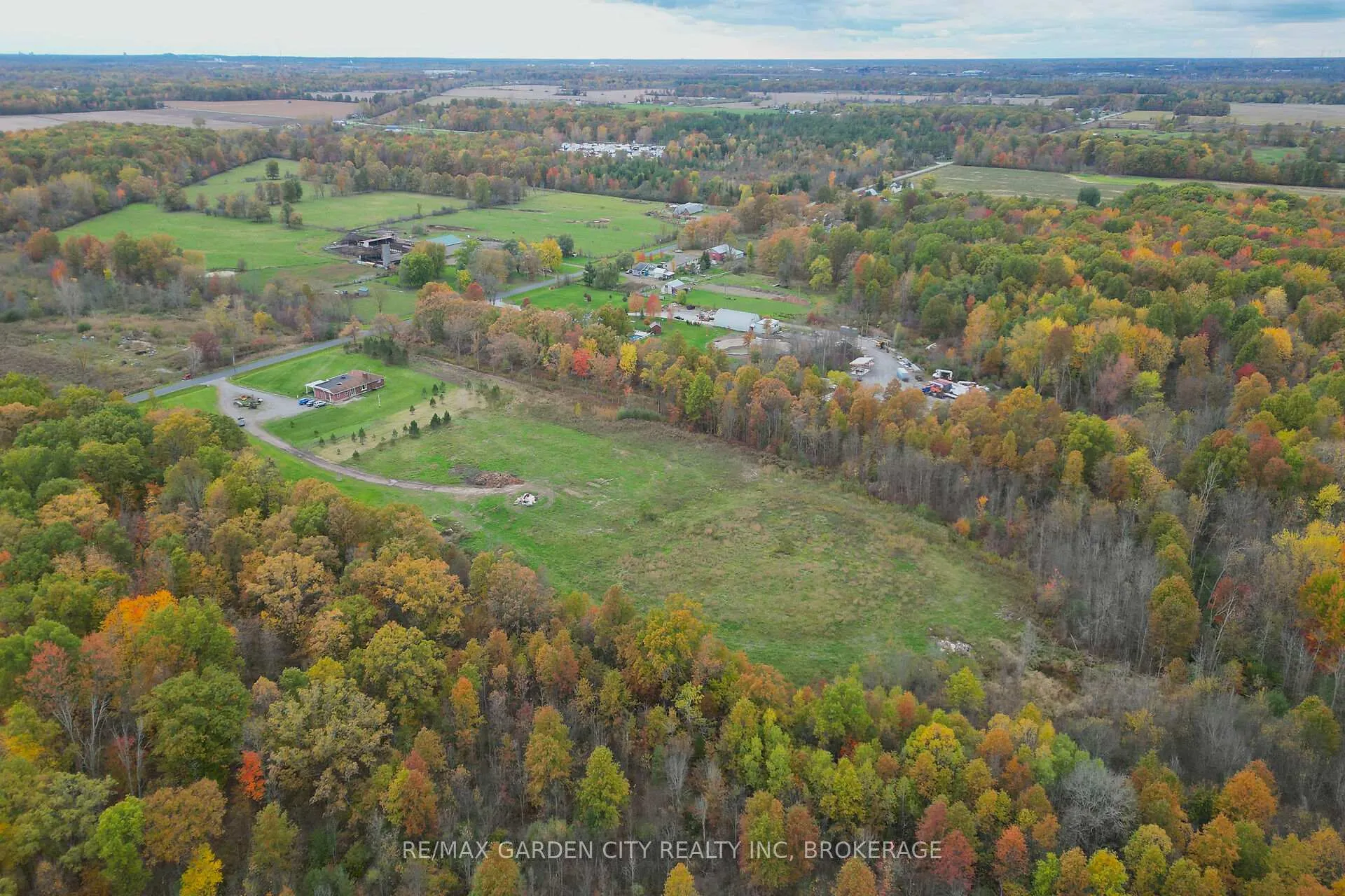 Photo 43 of 9735 Carl Road, Niagara Falls, Schisler — HOMEH