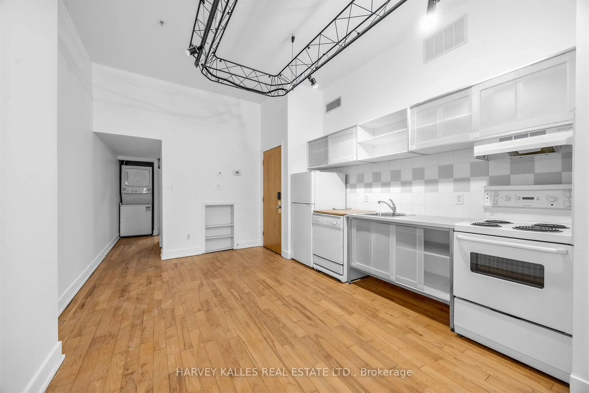 Photo 8 of 106 Queen Street E, Toronto, Church-Yonge Corridor — HOMEH