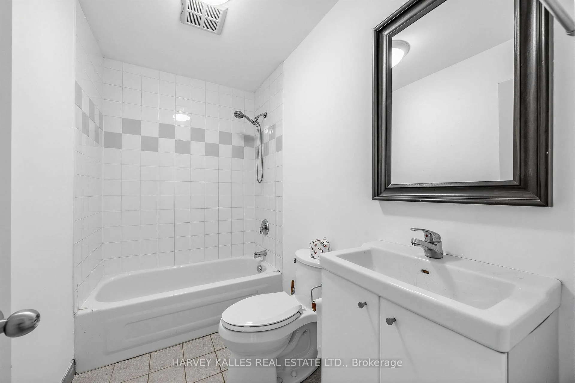 Photo 16 of 106 Queen Street E, Toronto, Church-Yonge Corridor — HOMEH