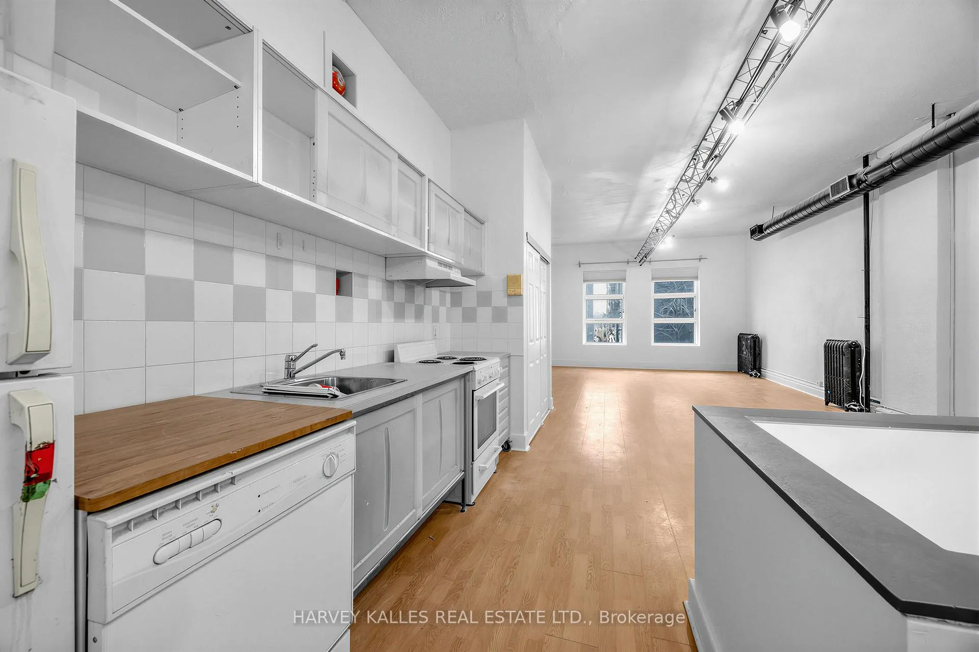 Photo 21 of 106 Queen Street E, Toronto, Church-Yonge Corridor — HOMEH