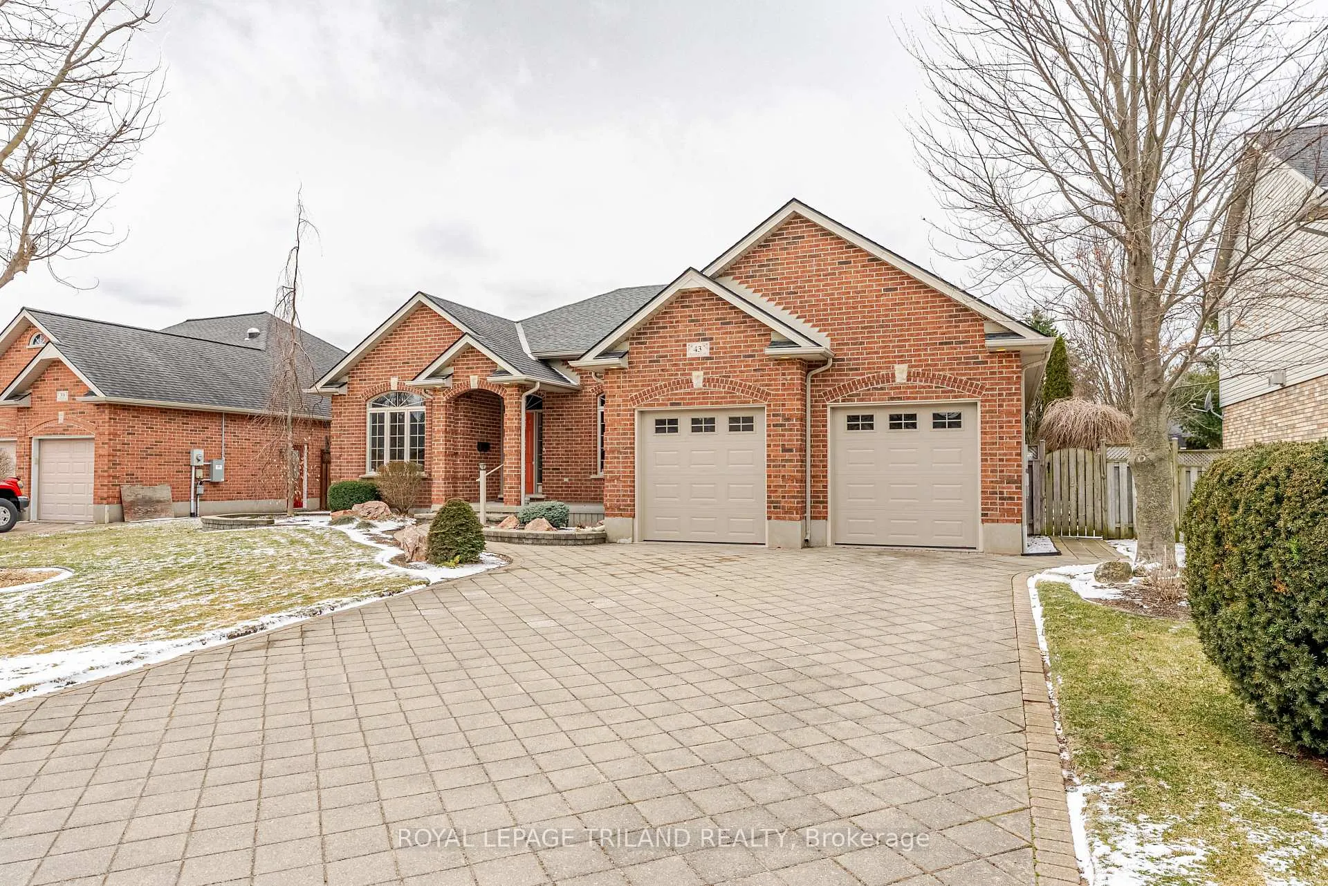 Photo 2 of 43 Pinehurst Drive, Thames Centre, Dorchester — HOMEH