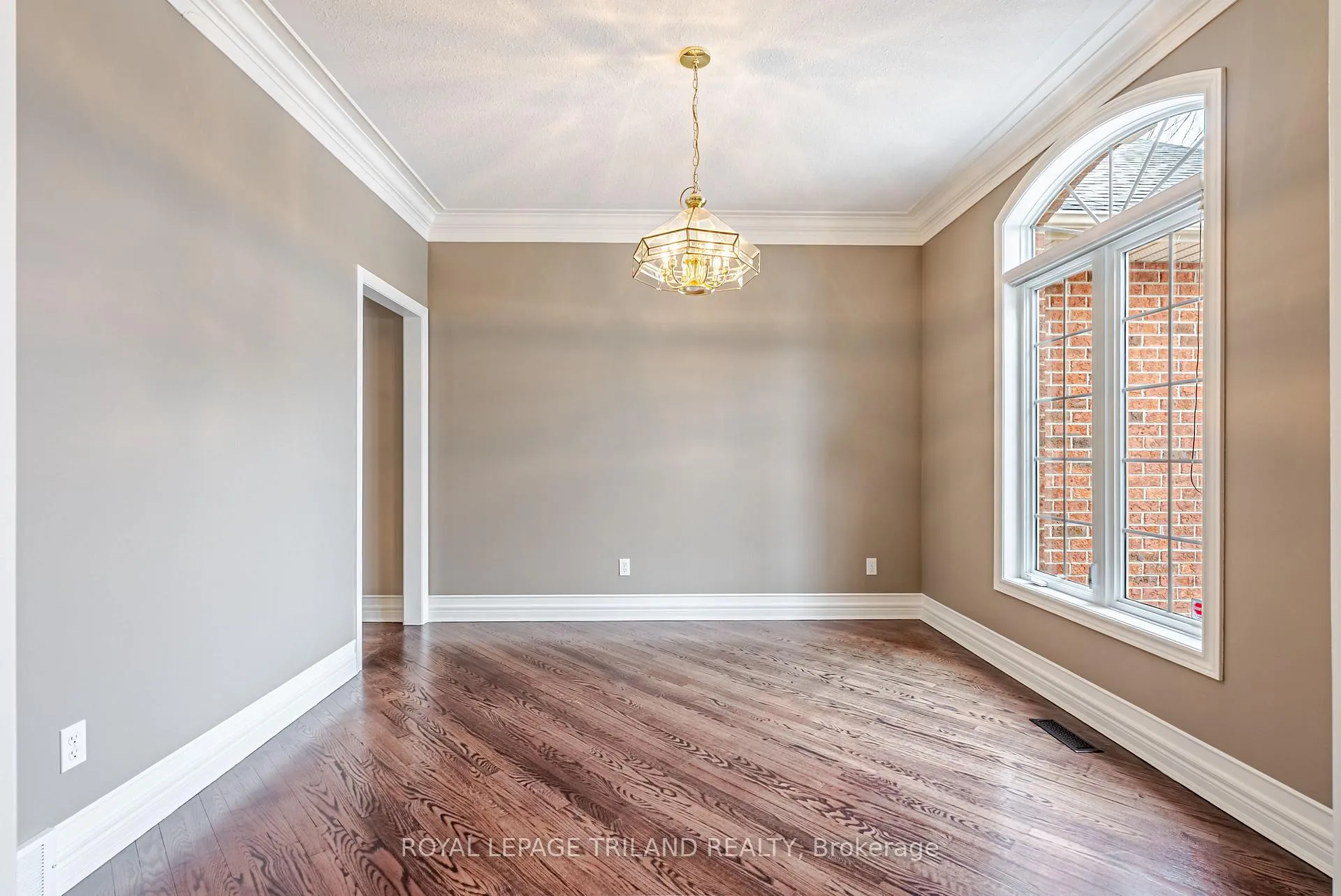 Photo 13 of 43 Pinehurst Drive, Thames Centre, Dorchester — HOMEH