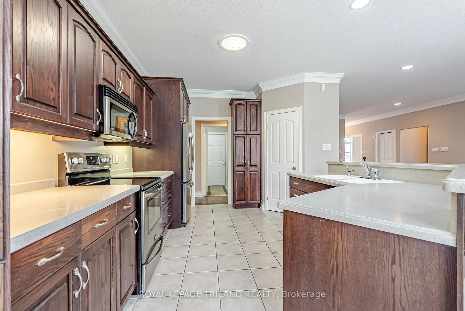 Photo 21 of 43 Pinehurst Drive, Thames Centre, Dorchester — HOMEH